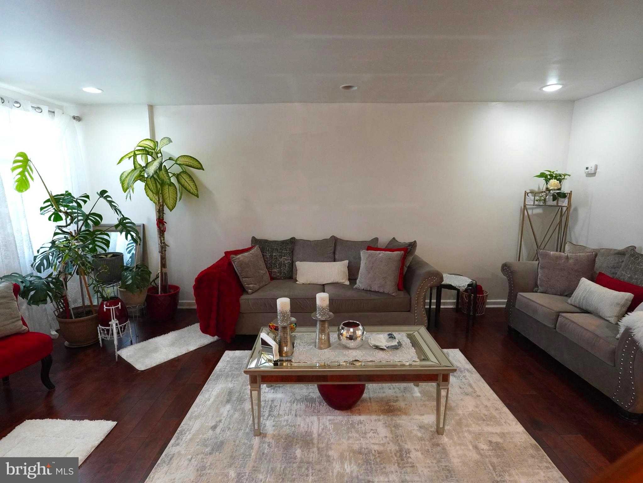 6734 Revere St photo 2