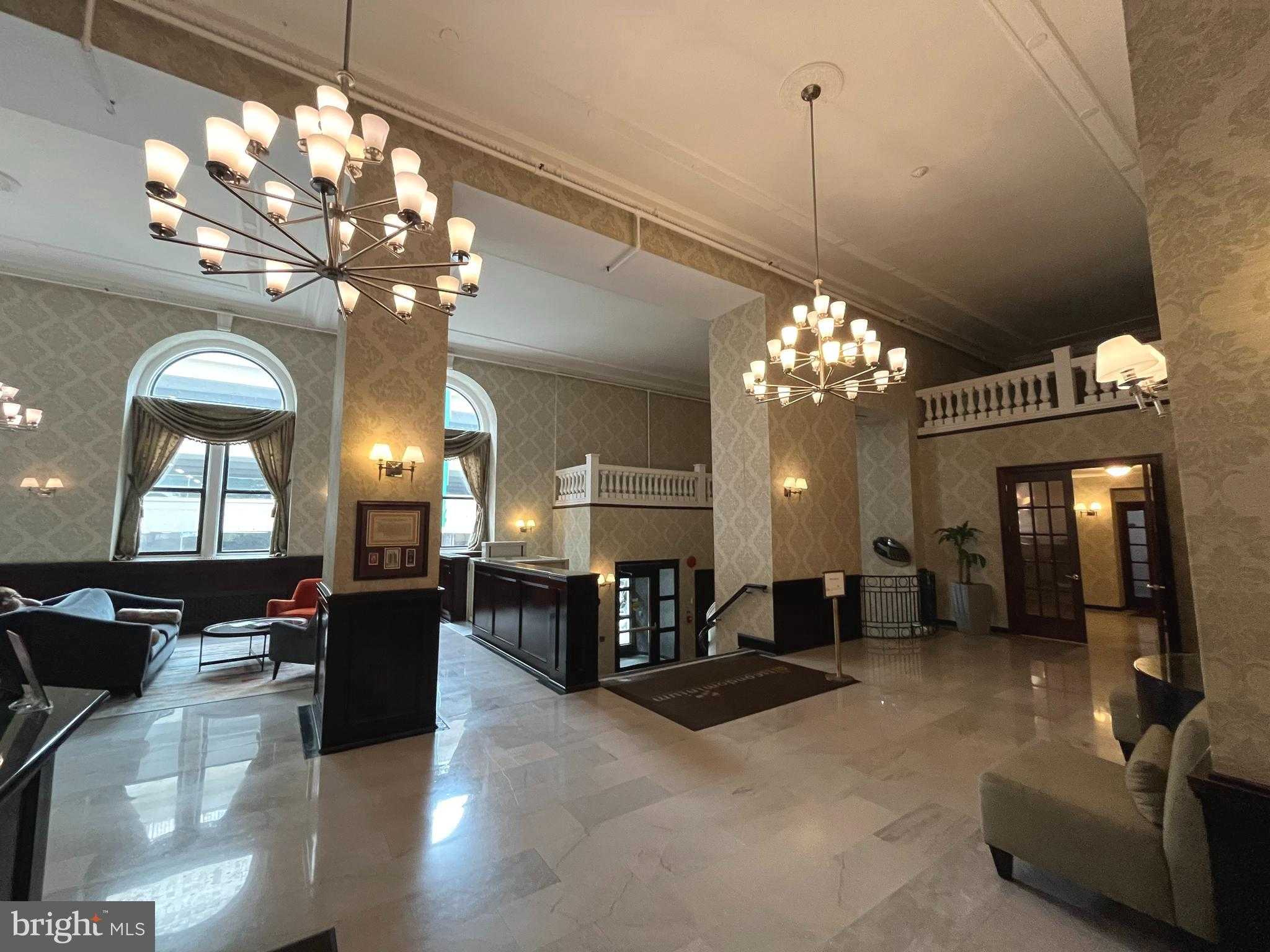 1324 Locust St Apt 501 photo 2