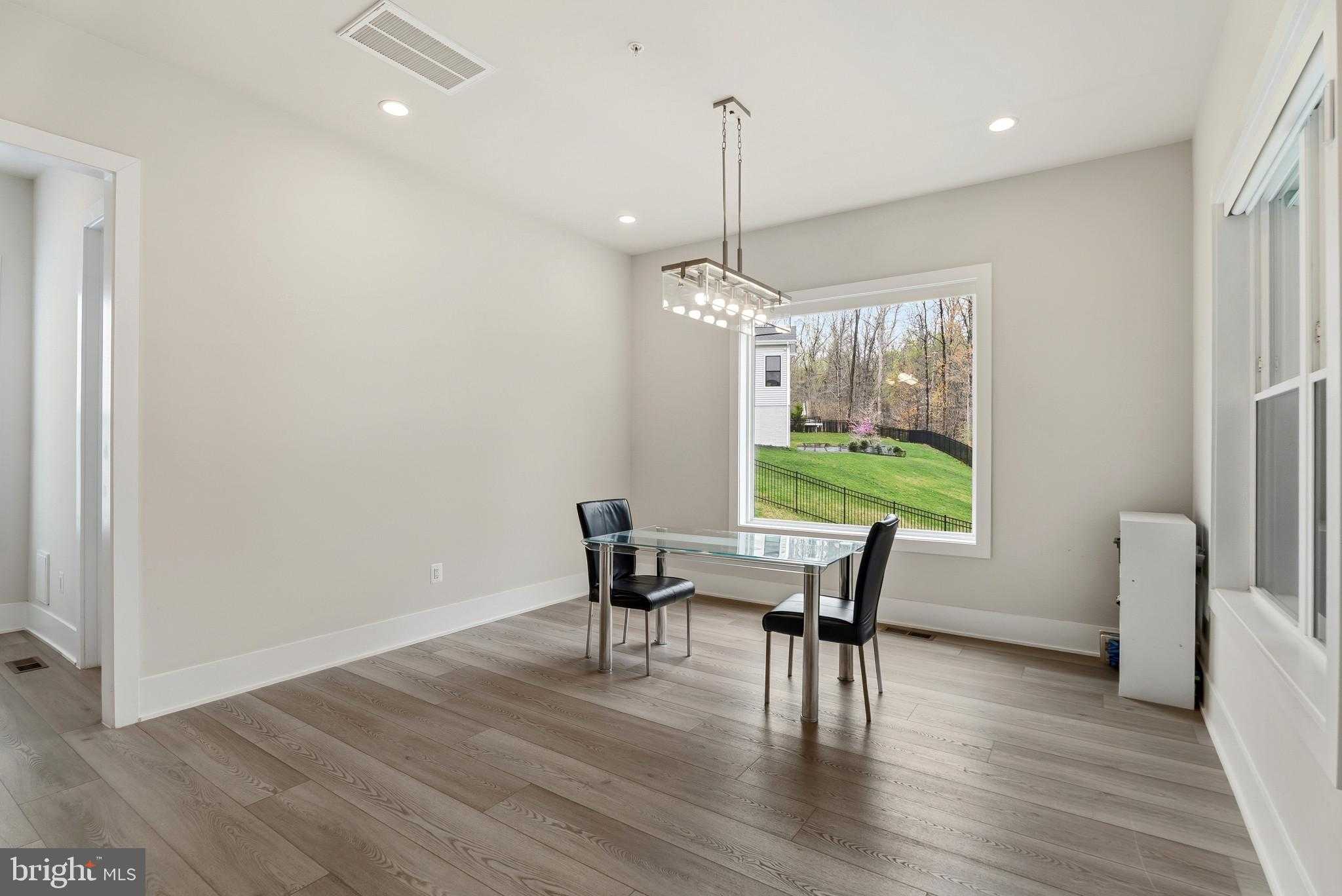 12444 Potomac Hunt Rd photo 12