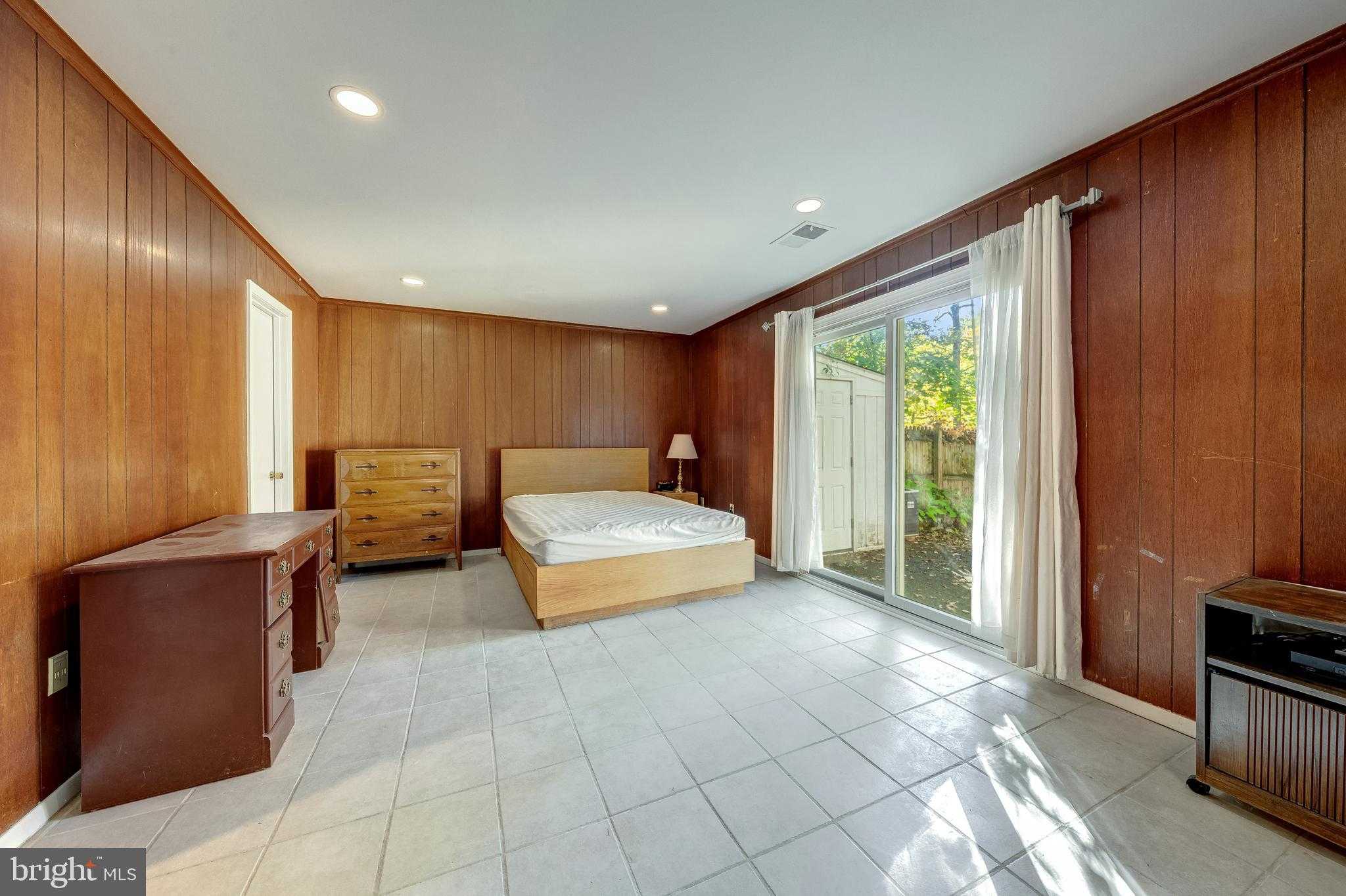 7779 Tiverton Dr photo 15