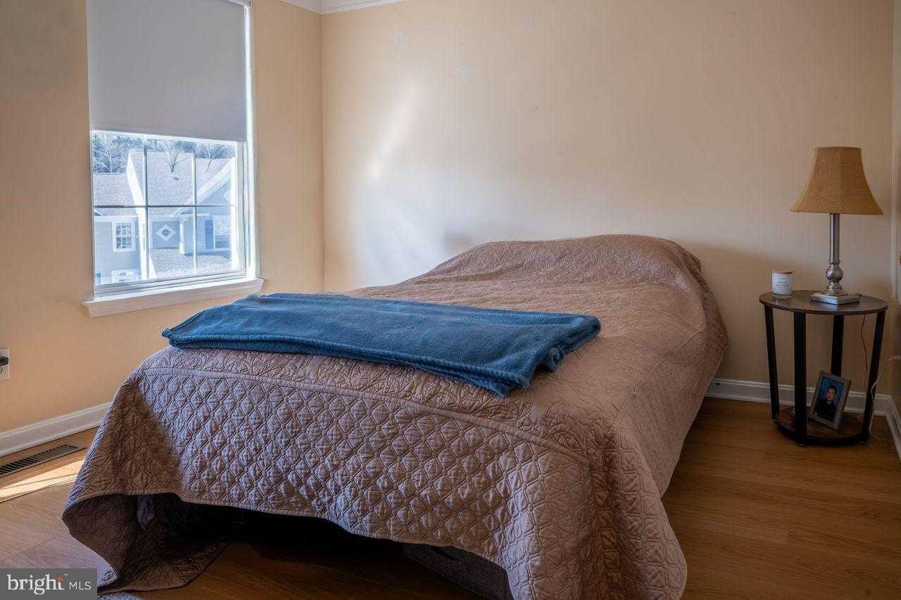 15 Charter Oak CT photo 16