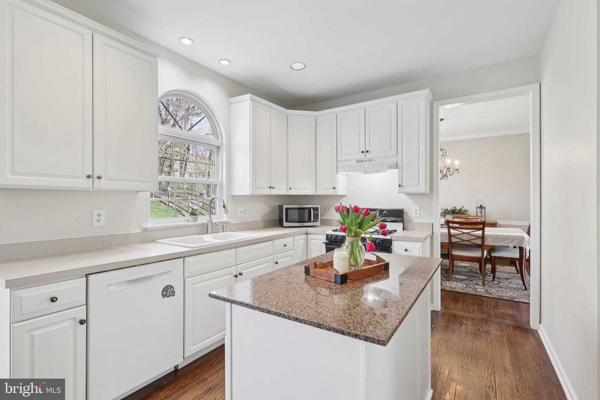 48 Steeplechase Dr photo 12