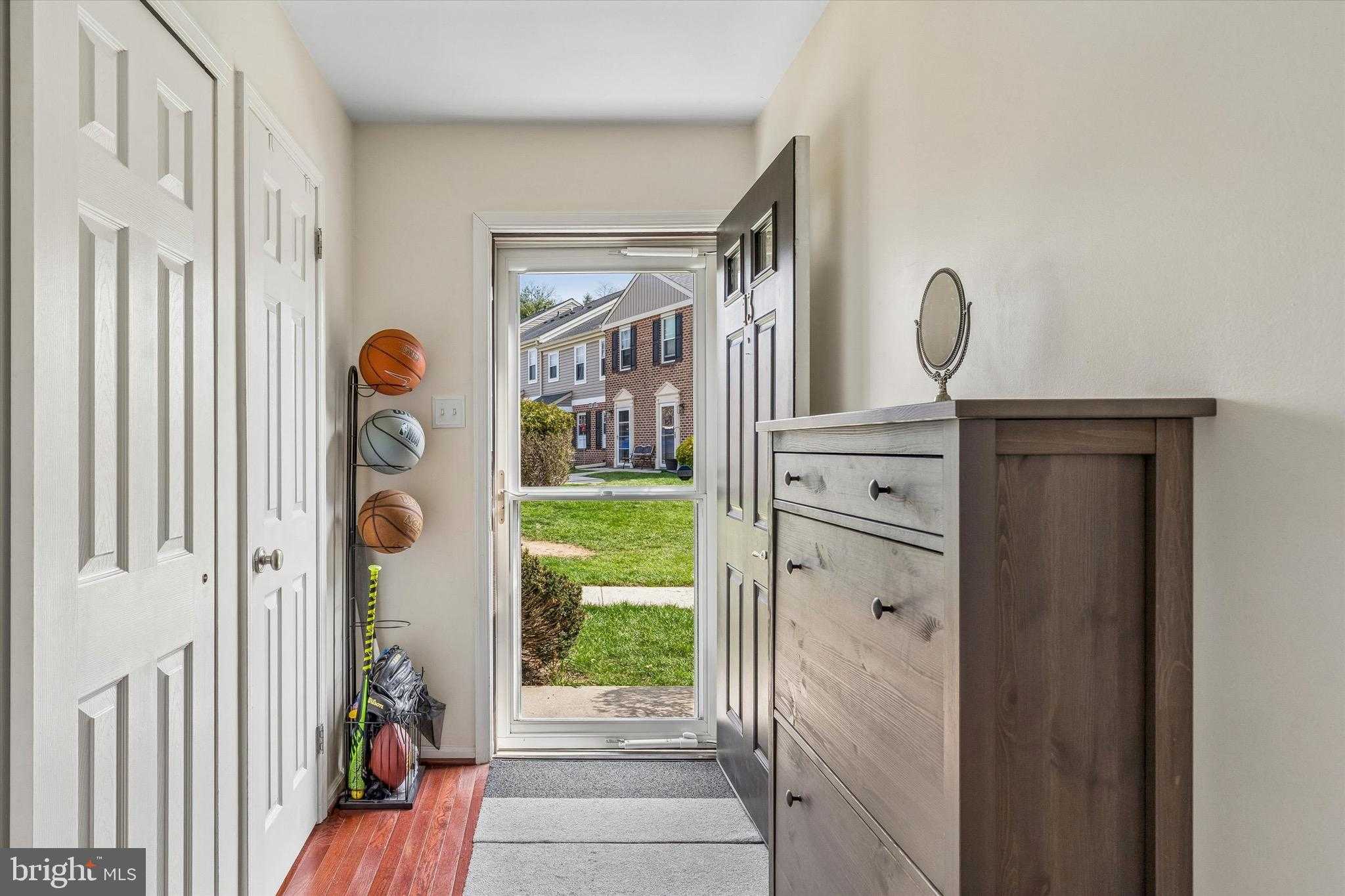 13 Ramsgate CT photo 2