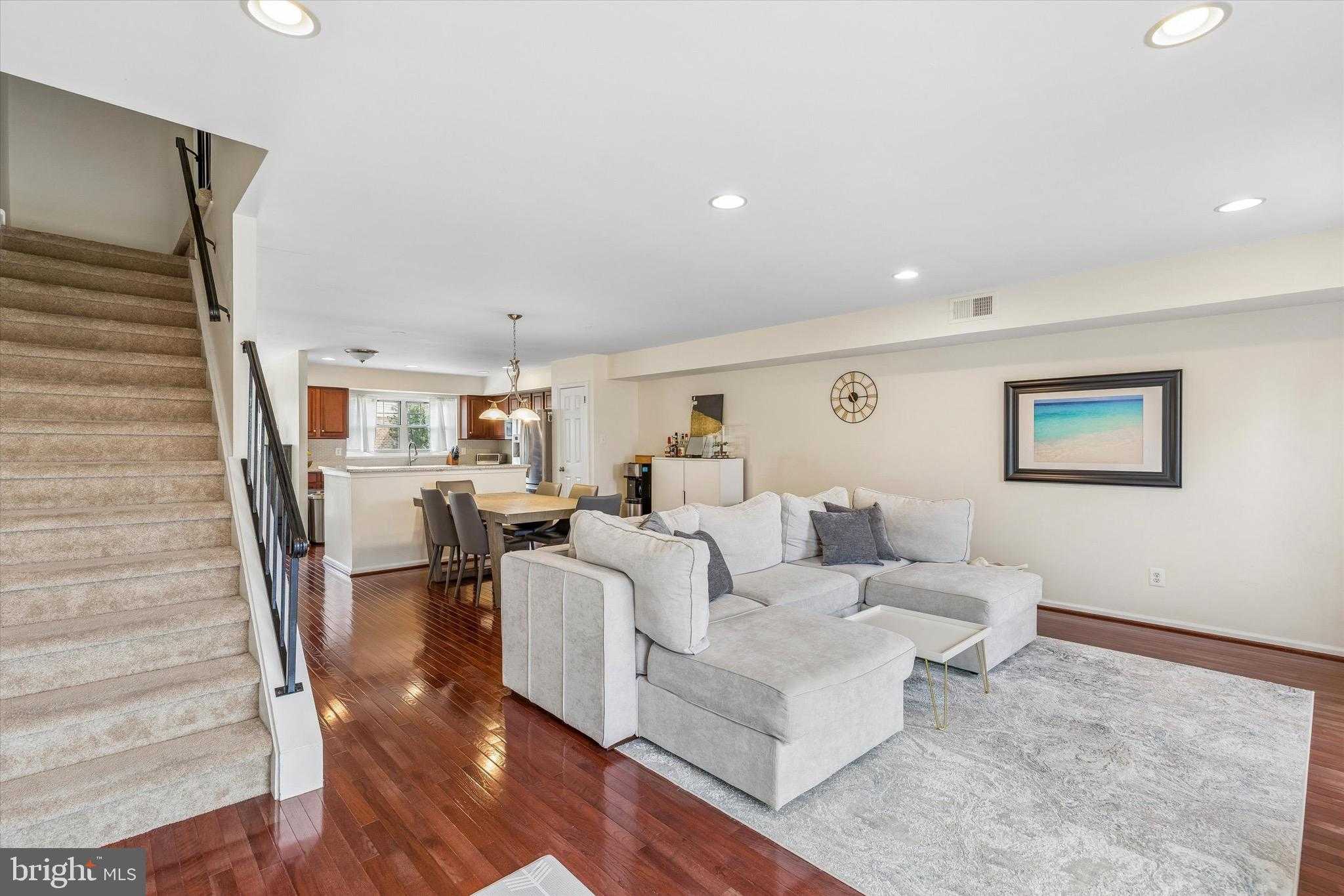 13 Ramsgate CT photo 3