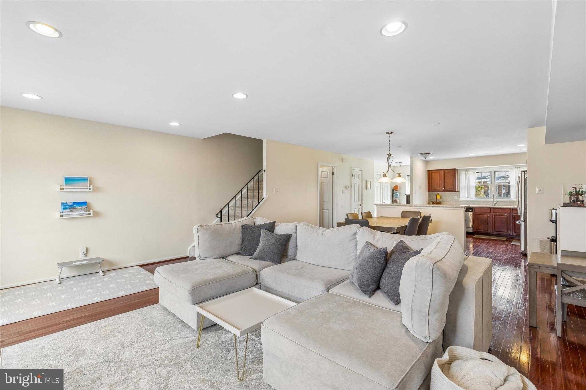 13 Ramsgate CT photo 7