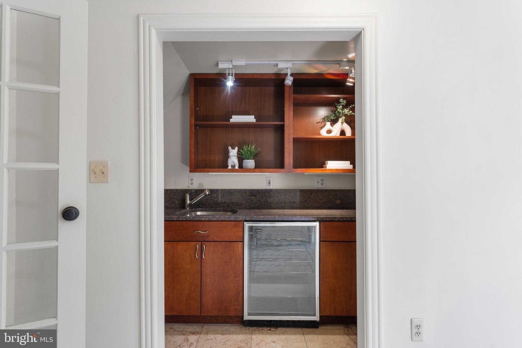 911 S Lee St photo 35