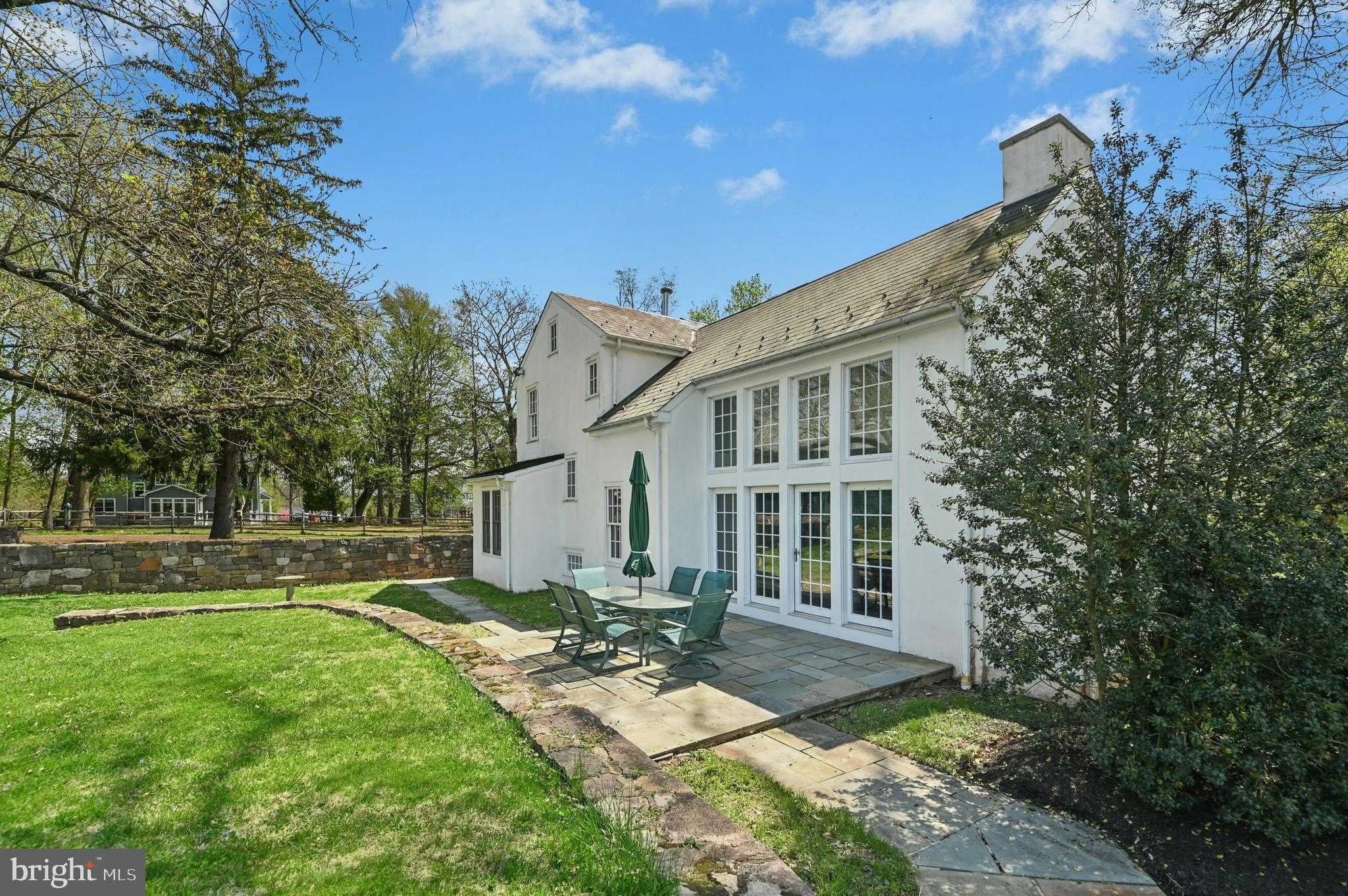 189 E Butler Ave photo 54