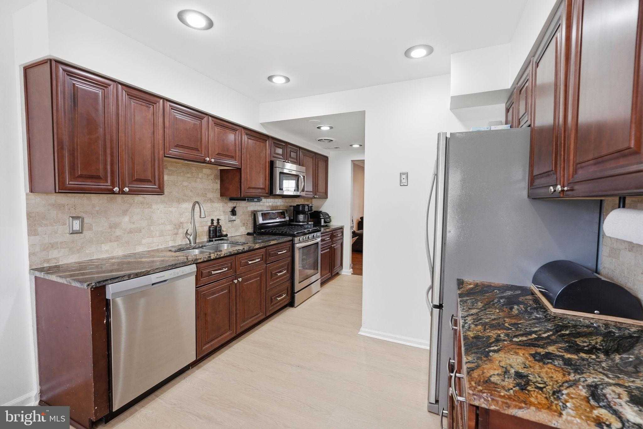 14835 Emberdale Dr photo 4