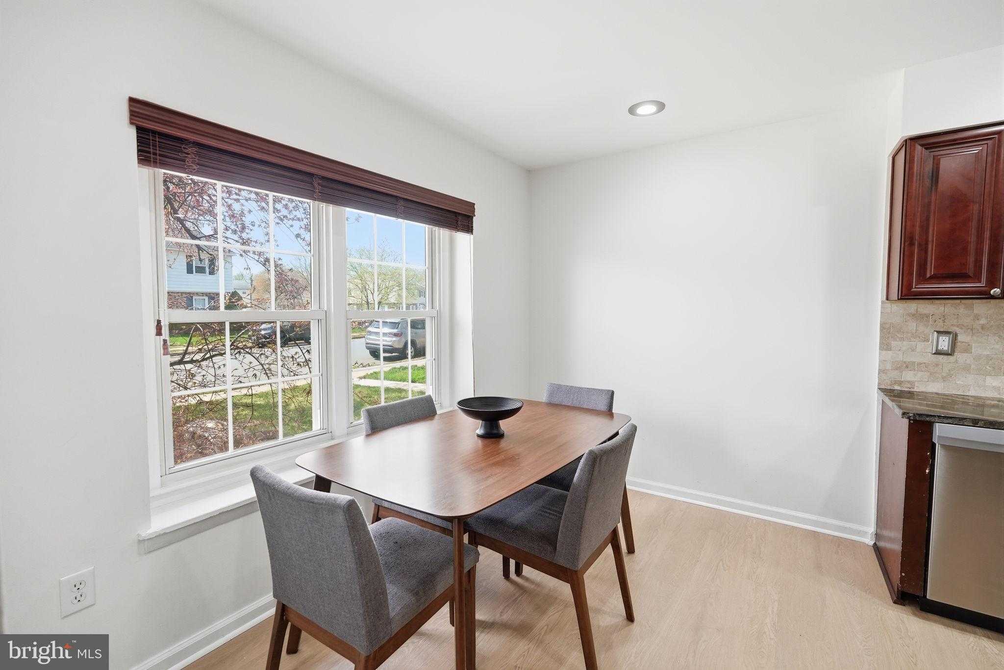 14835 Emberdale Dr photo 6