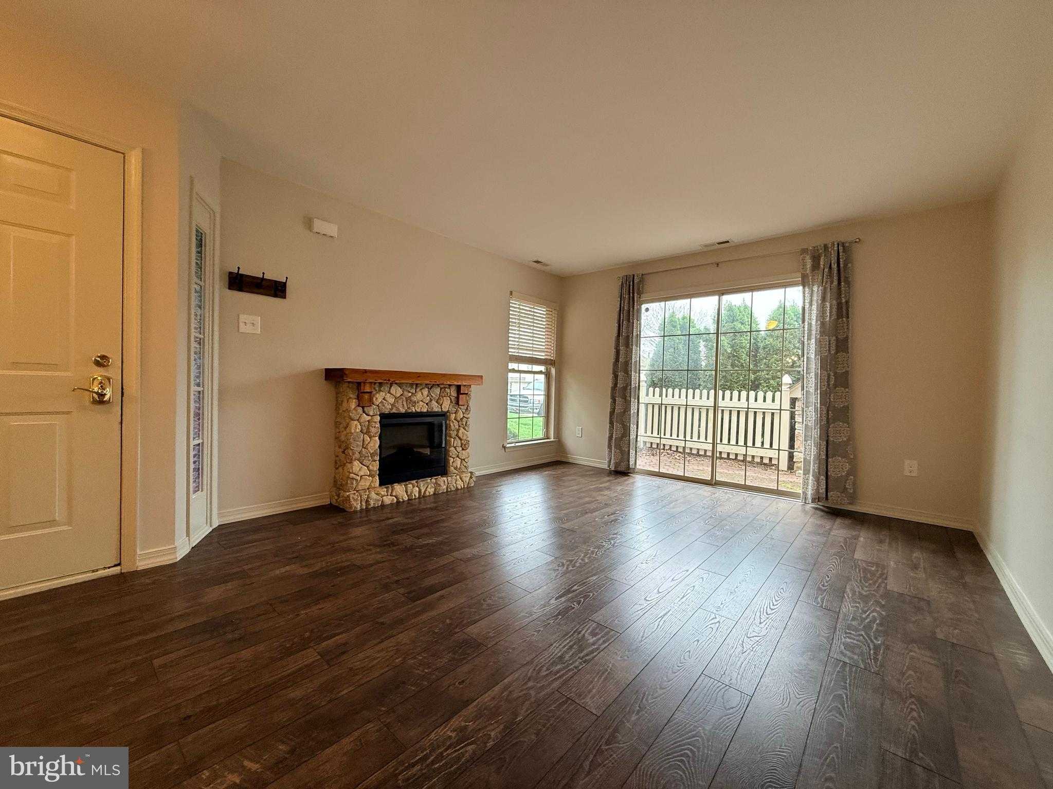 320 Wyndale Dr photo 11