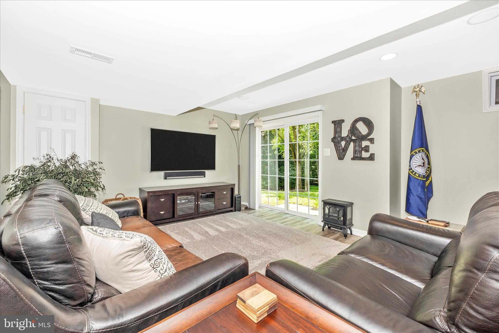 402 Leafy Hollow Ct photo 39