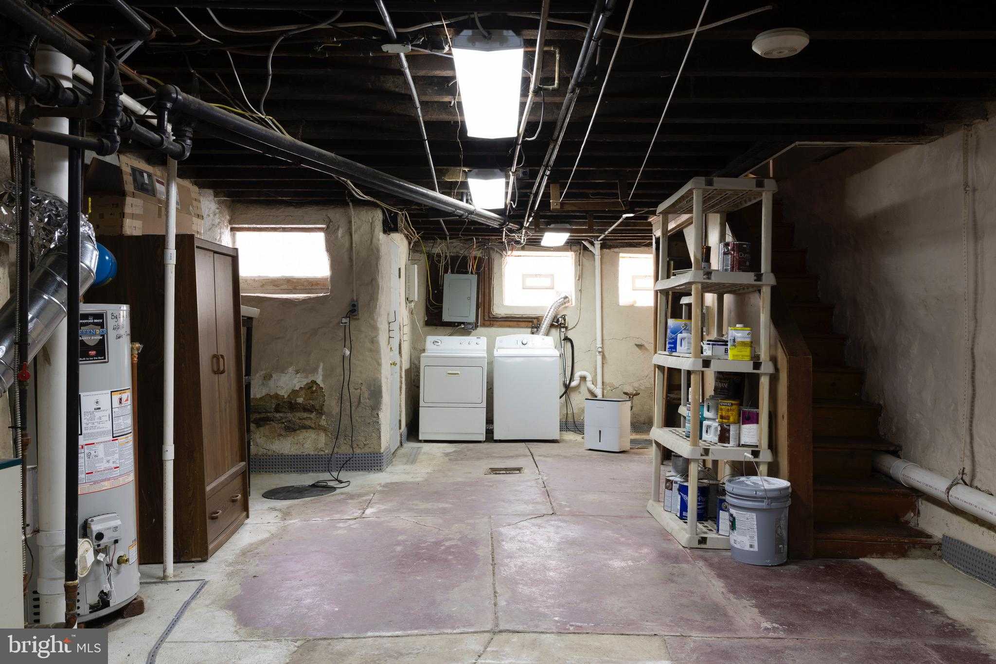 475 Pensdale St photo 14