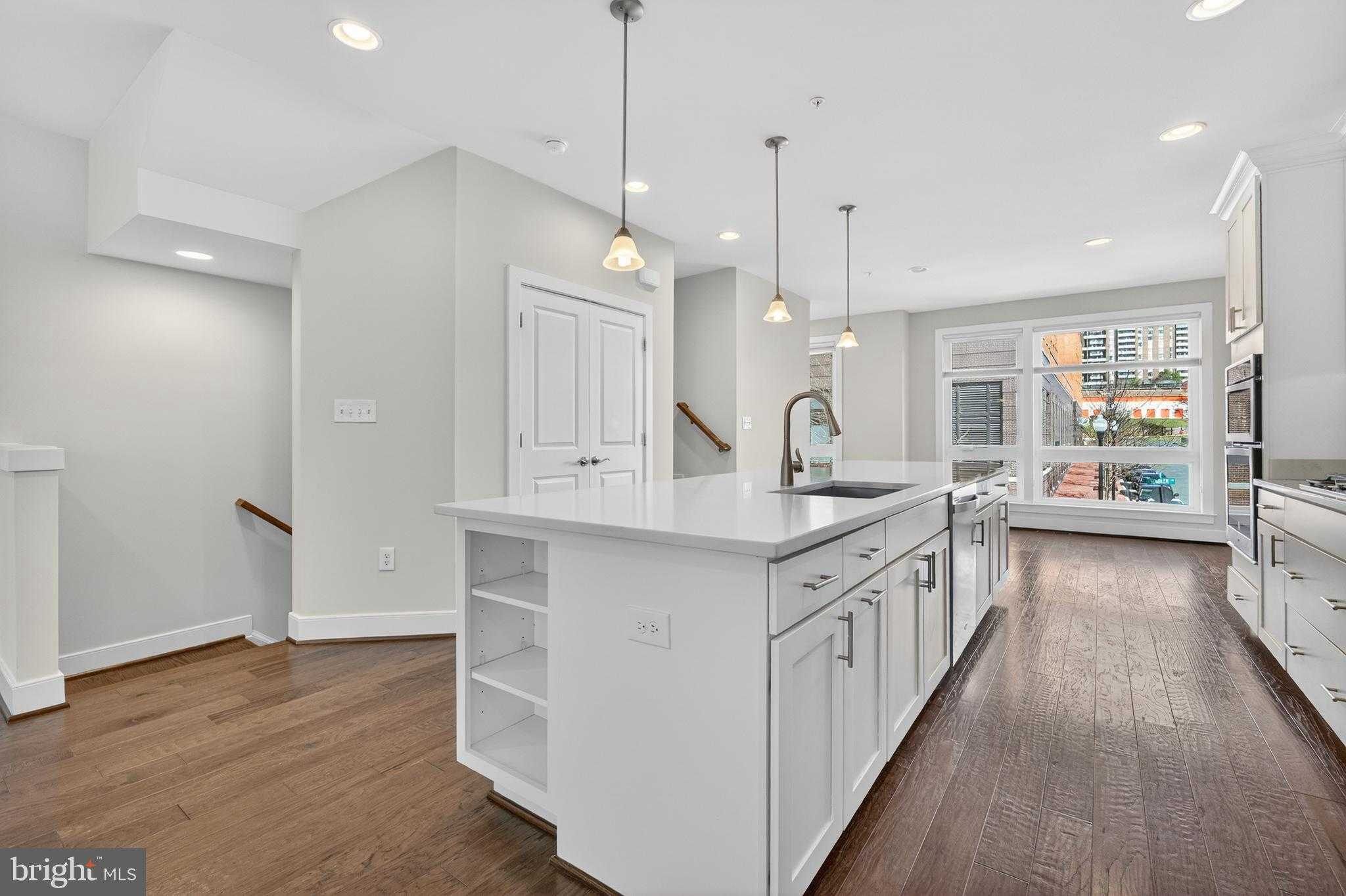 402 Stabler Ln photo 21