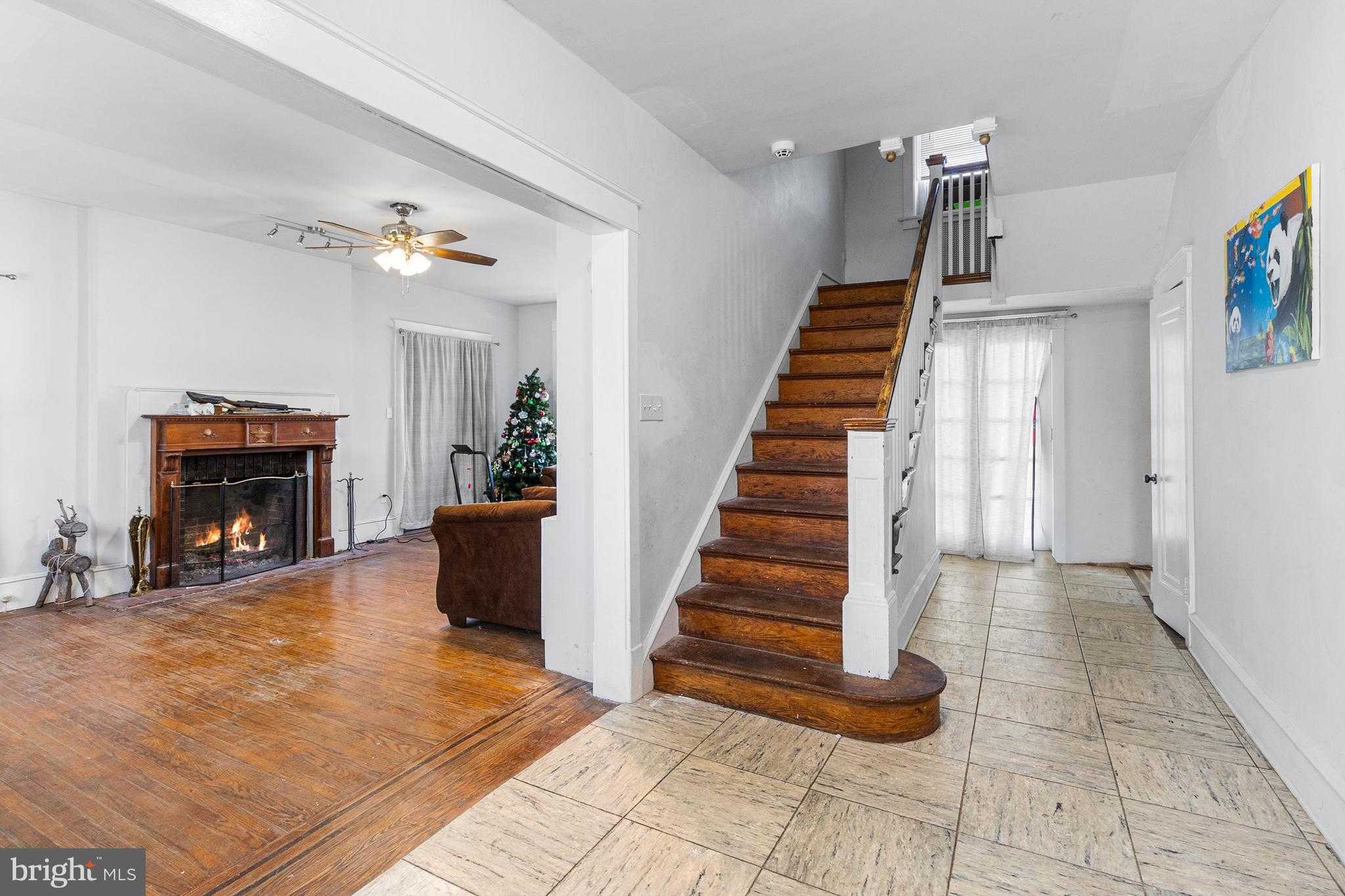 524 E 21st St photo 9