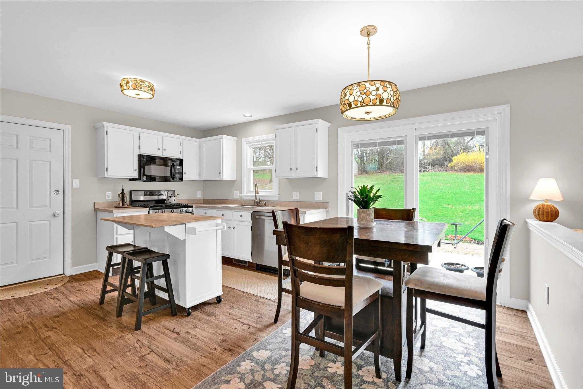 320 Coachman Ln photo 21