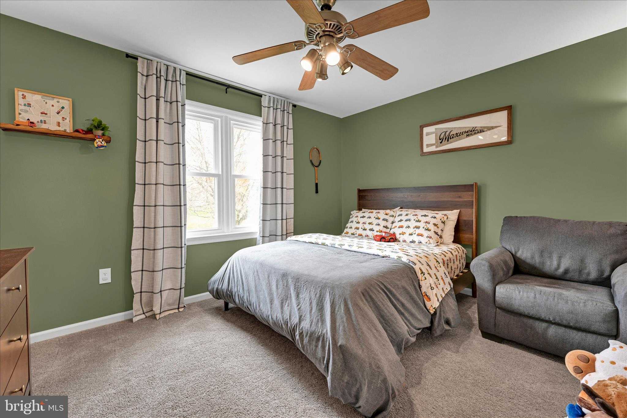 320 Coachman Ln photo 24