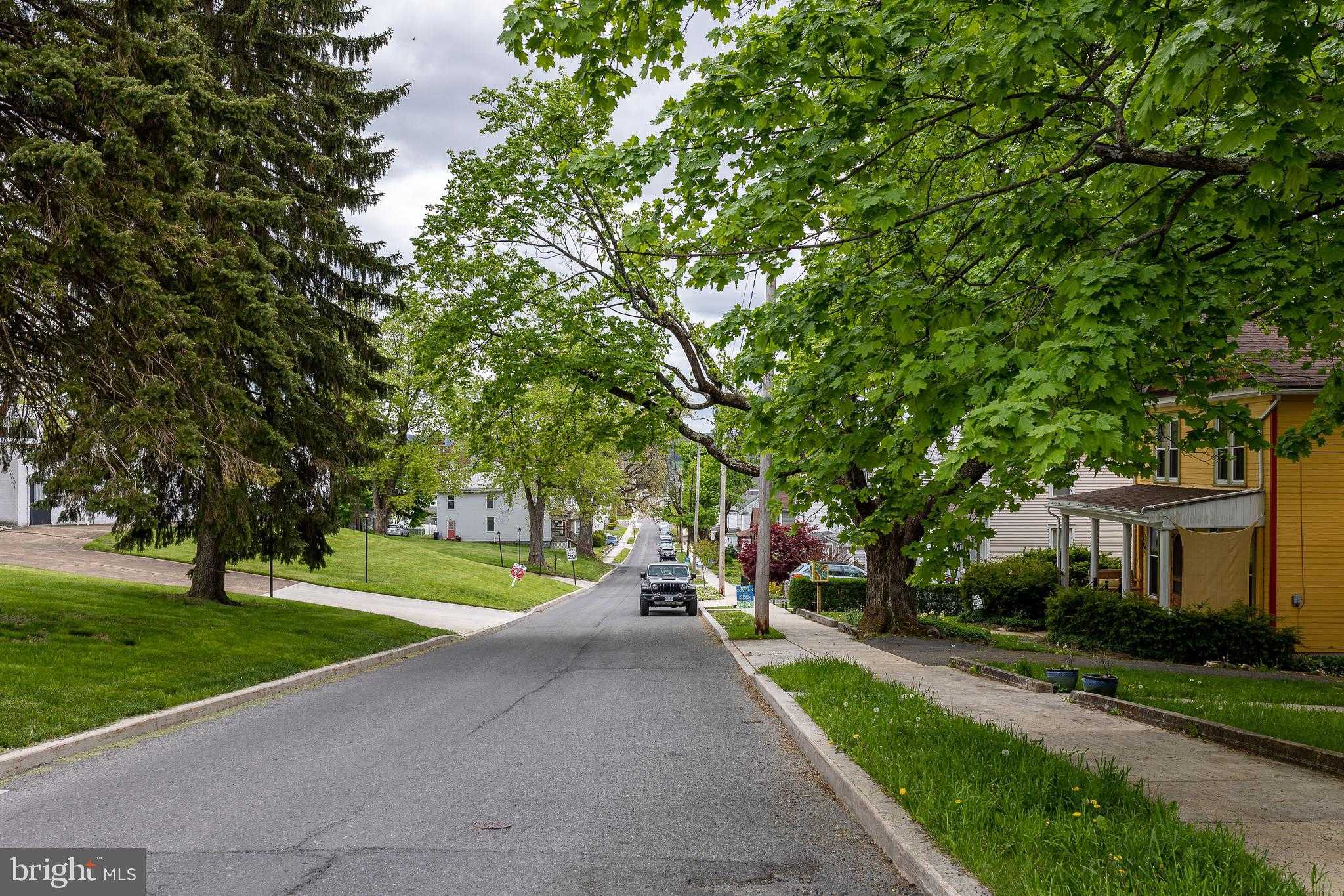 77 W College Ave photo 32