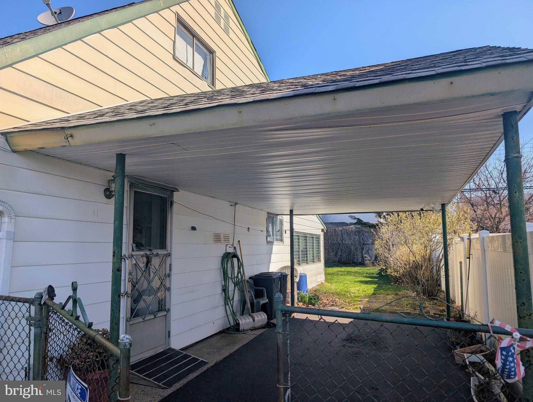 2873 Comly Rd photo 2