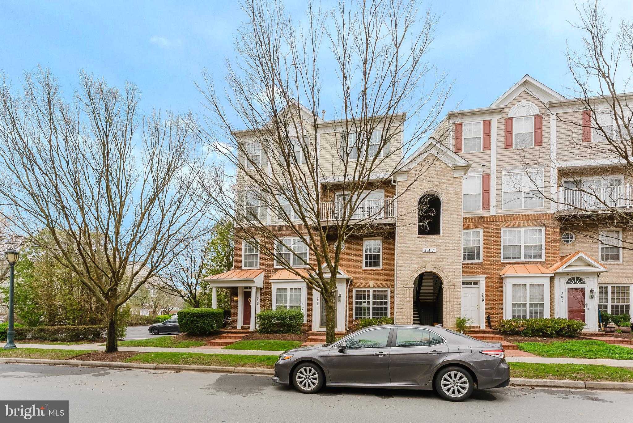 335 Fallsgrove Dr # 38 photo 7