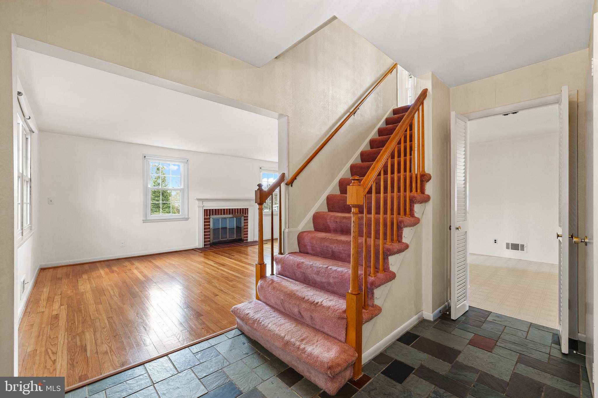 8620 Valleyfield Rd photo 3