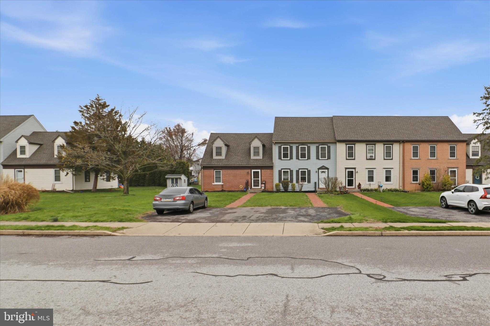 129 Carriage House Dr photo 2