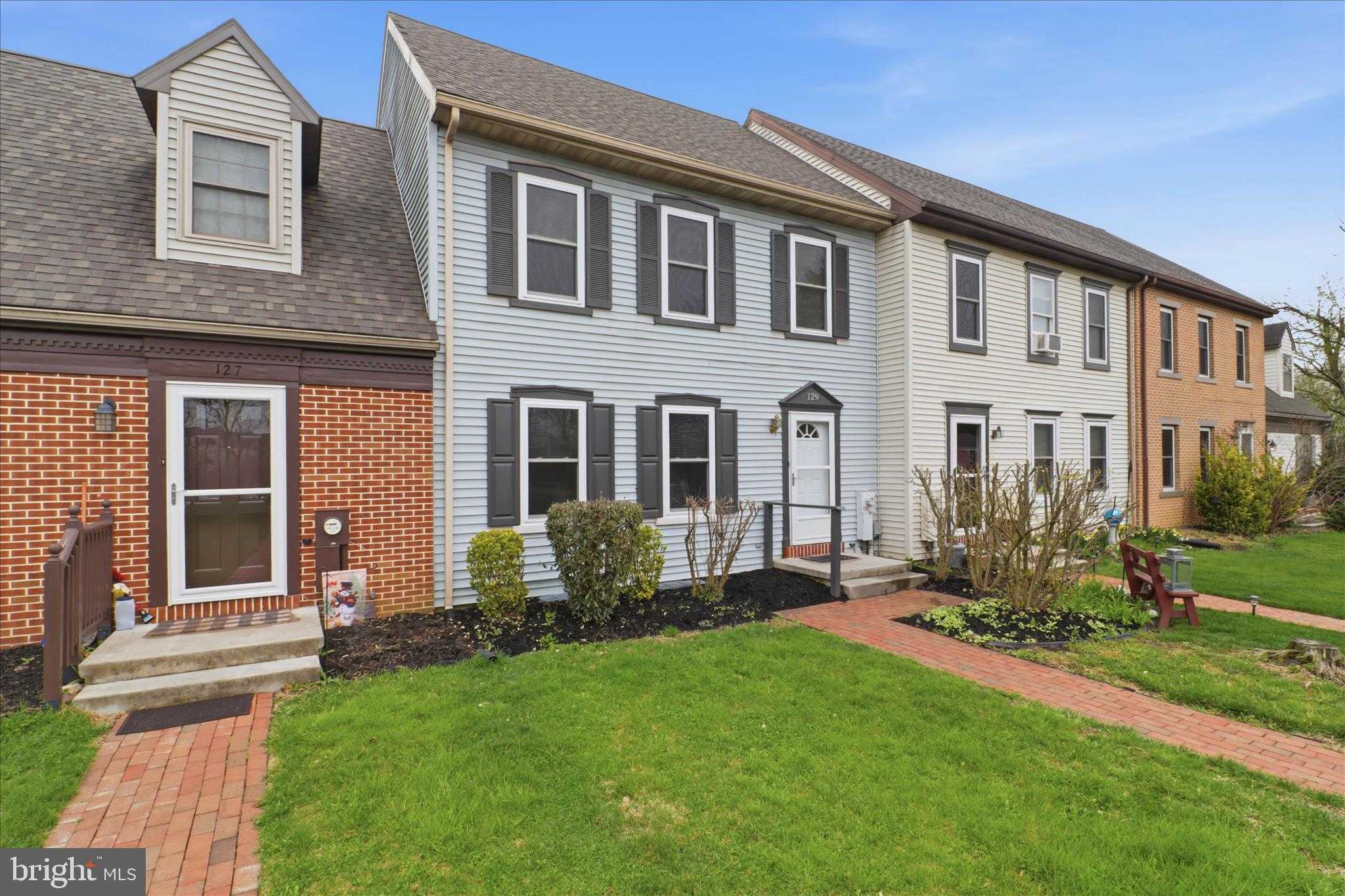 129 Carriage House Dr photo 3