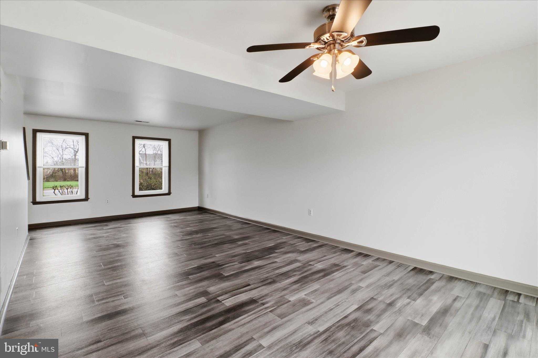 129 Carriage House Dr photo 7