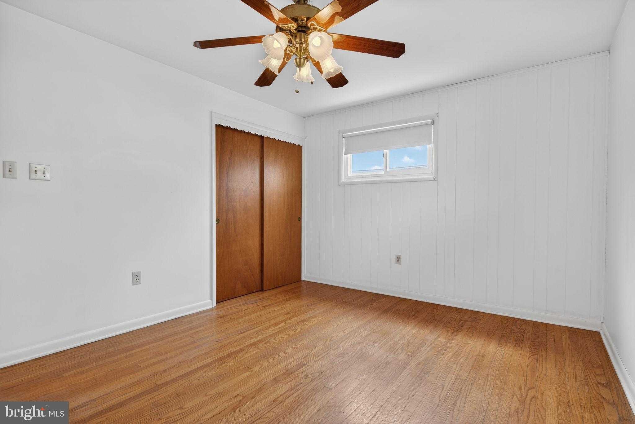 21 Violet Ave photo 21