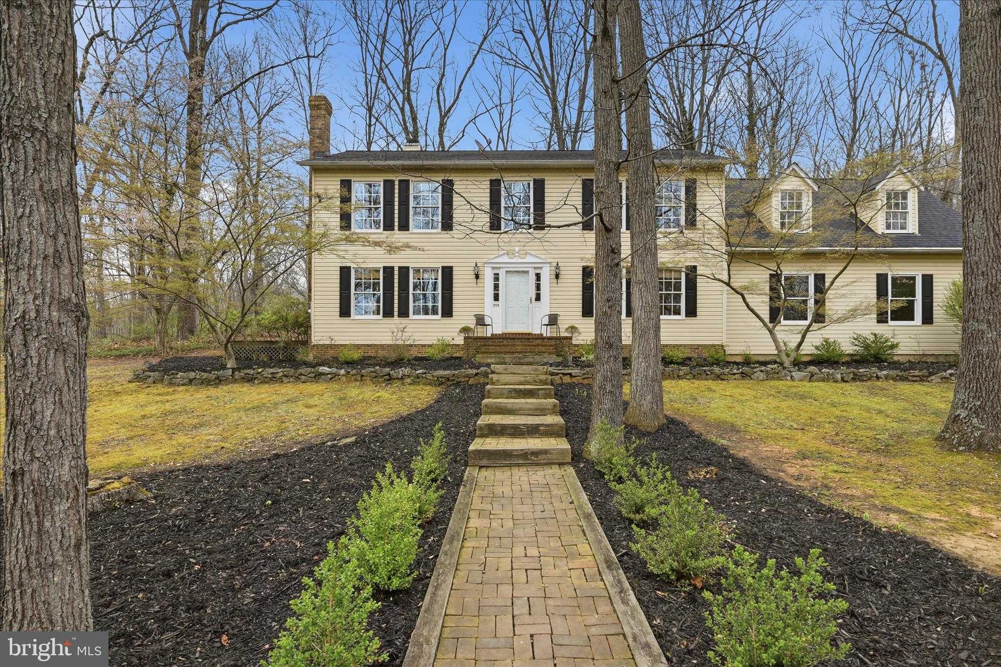 256 Brookneil Dr photo 2