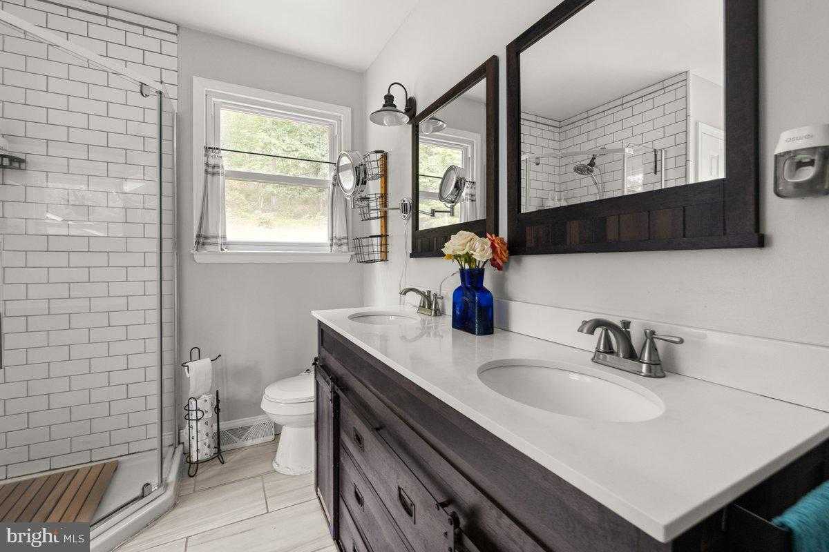 206 English Muffin CT photo 15