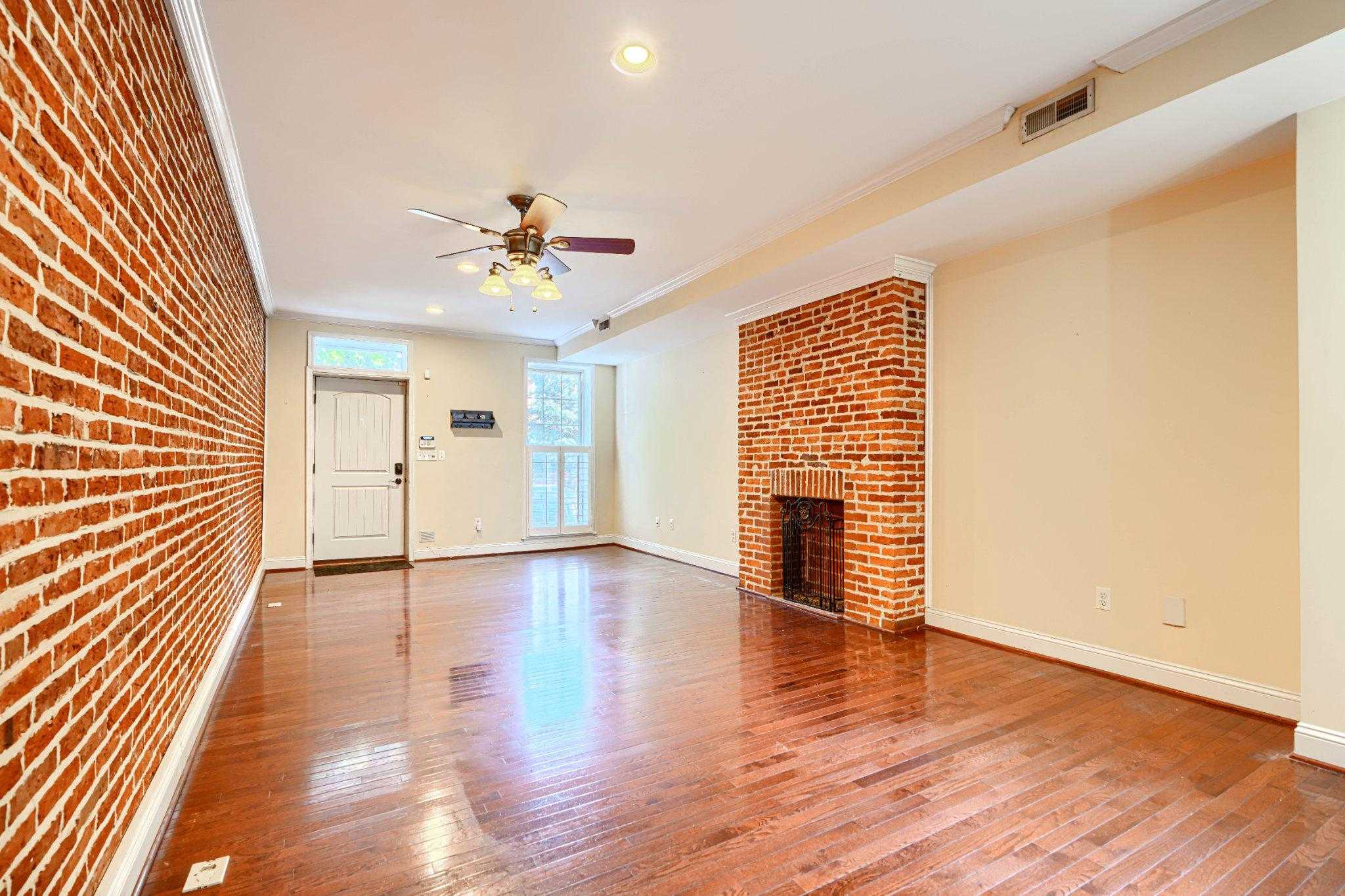 232 S Ann St photo 6