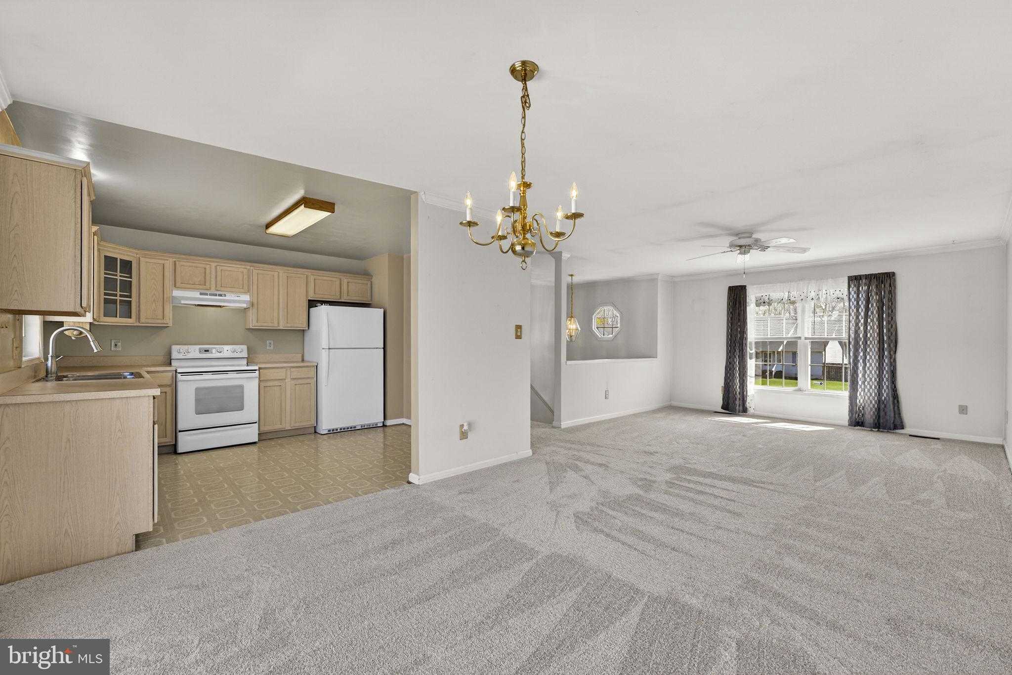 12166 Amanda CT photo 8