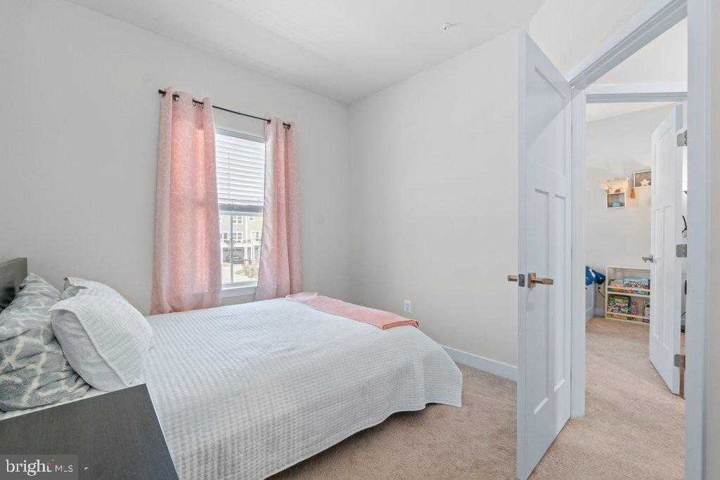 6247 Islington St photo 26