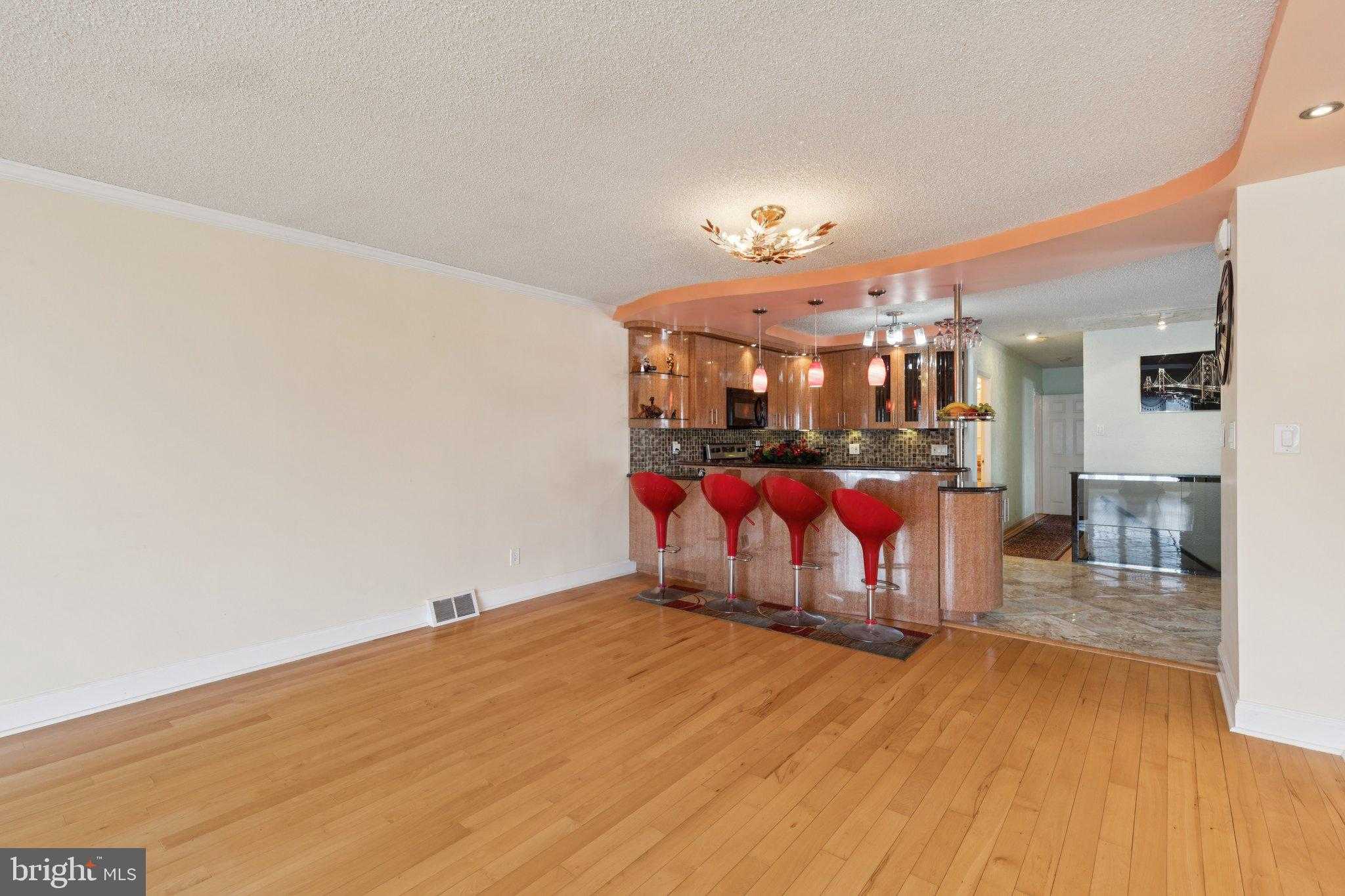 1928 Kentwood St photo 18