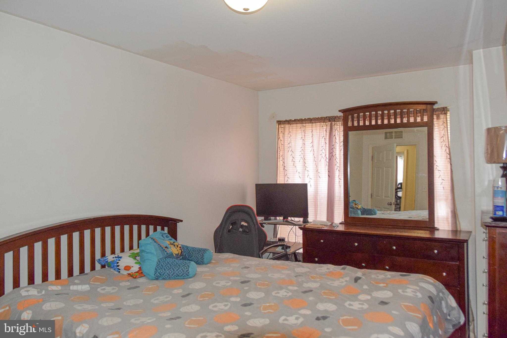 4619 Parrish St photo 13