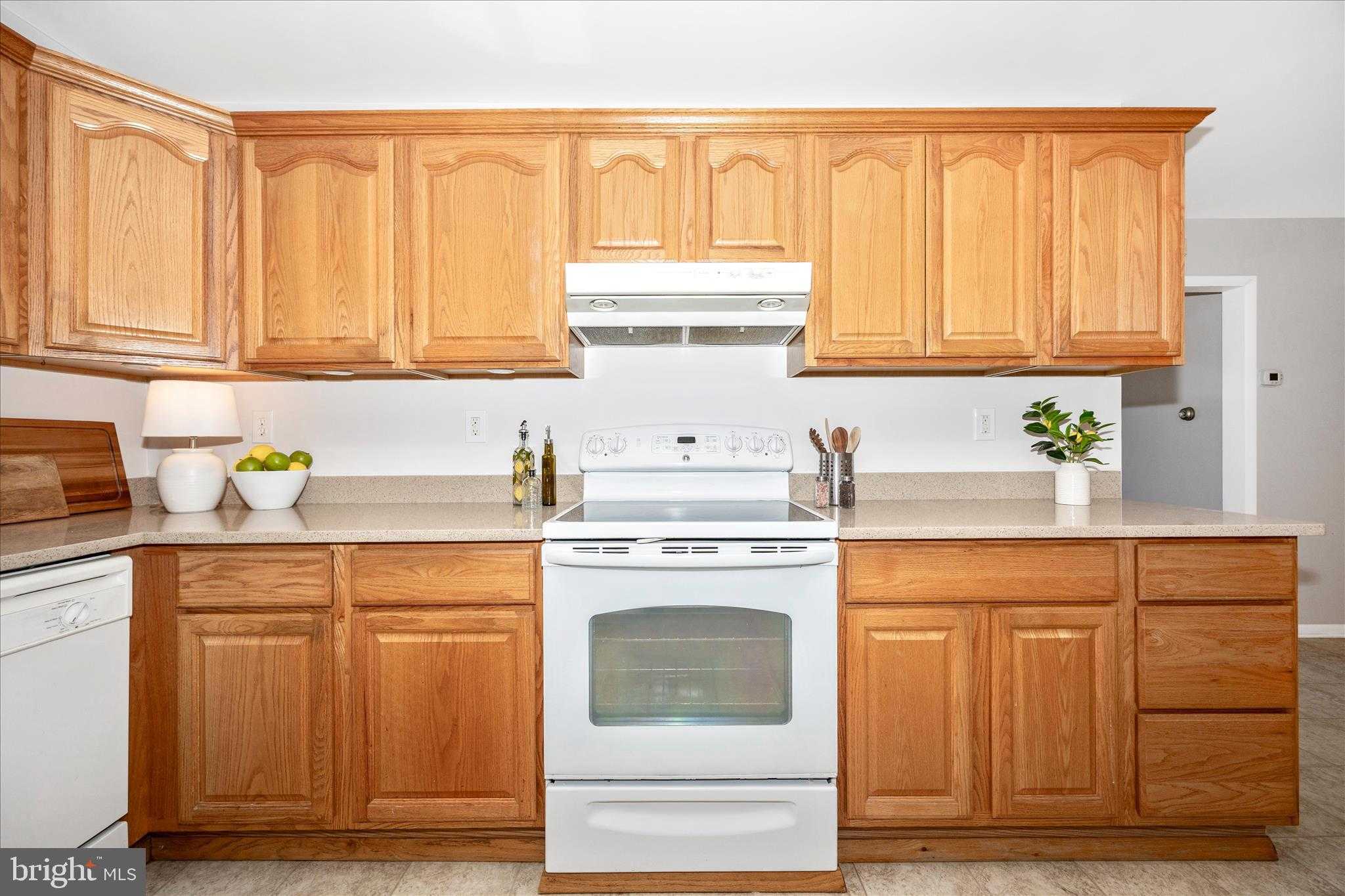 504 Valley St photo 16