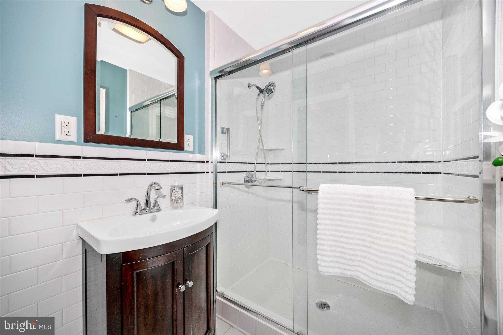 504 Valley St photo 27