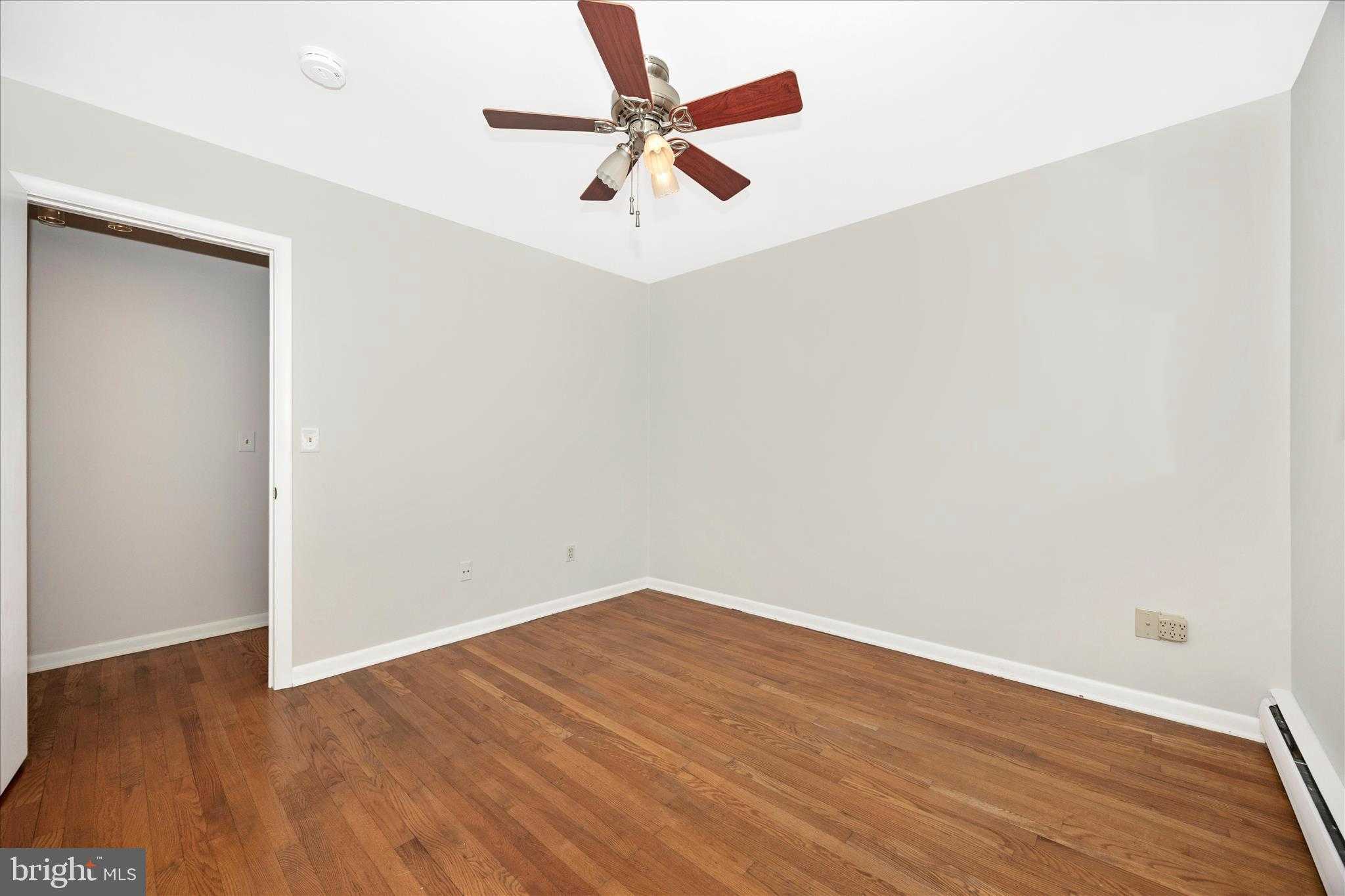 504 Valley St photo 29