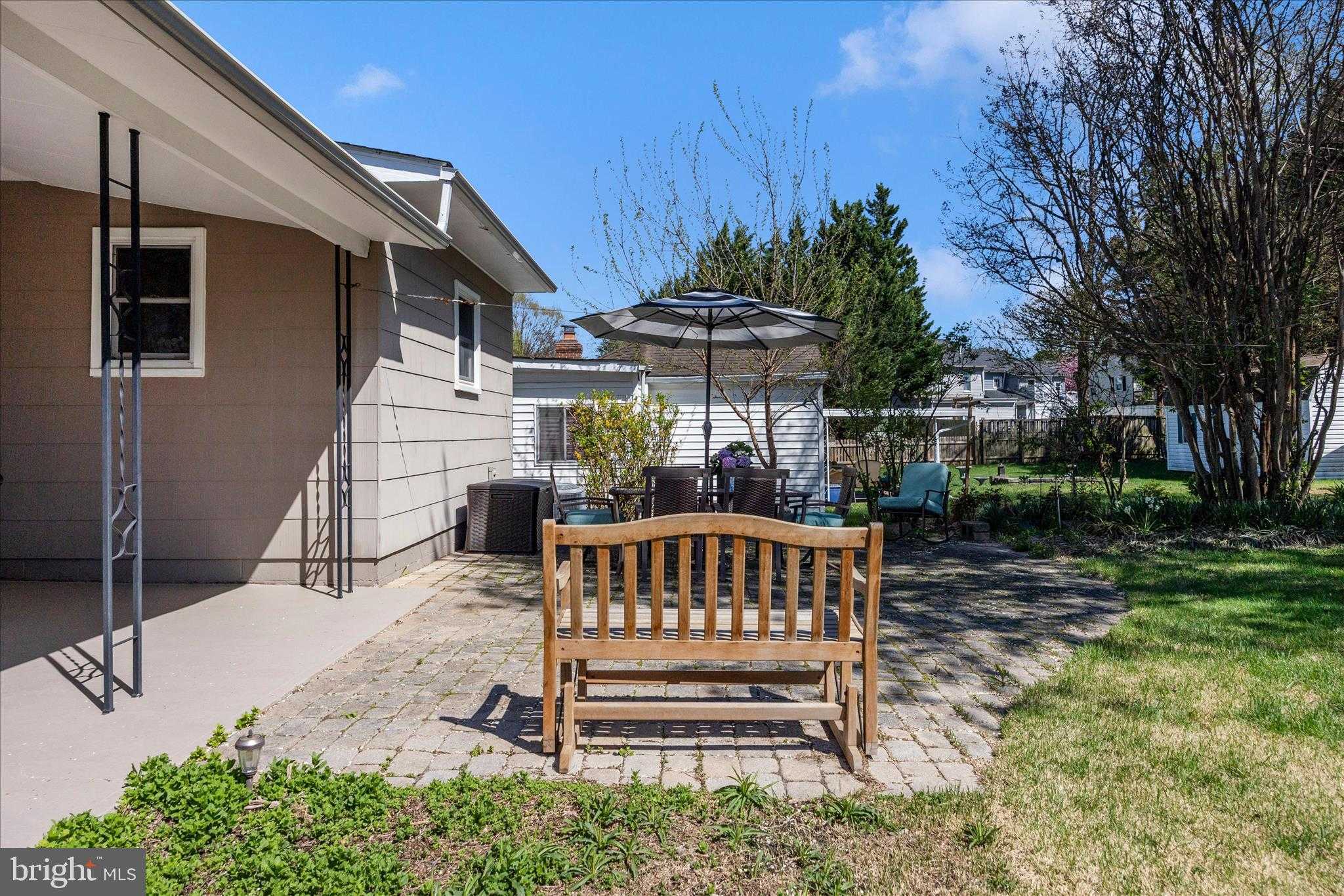 504 Valley St photo 35