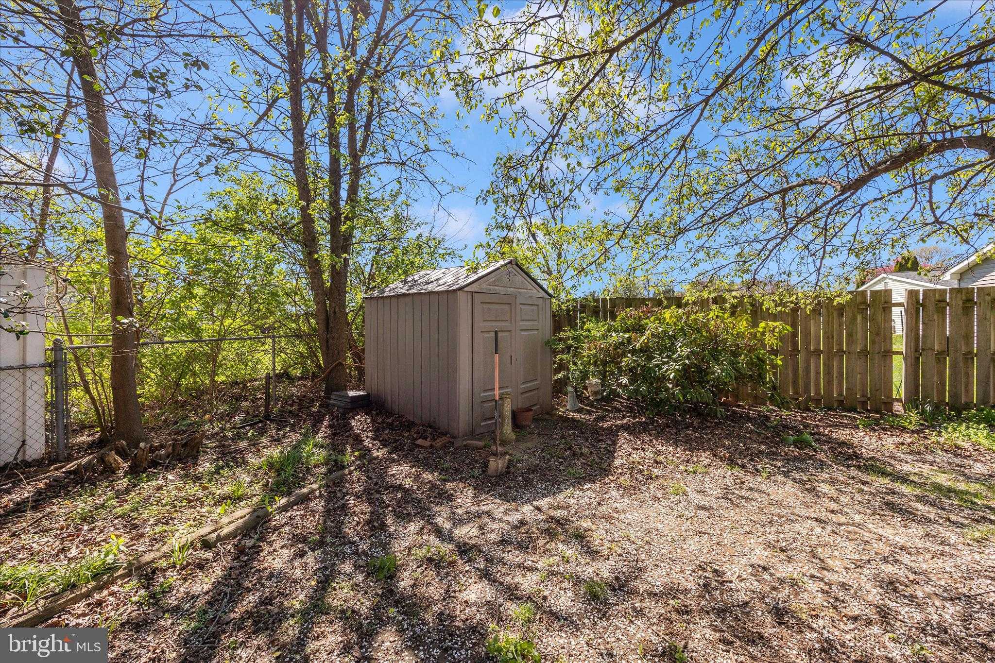 504 Valley St photo 39