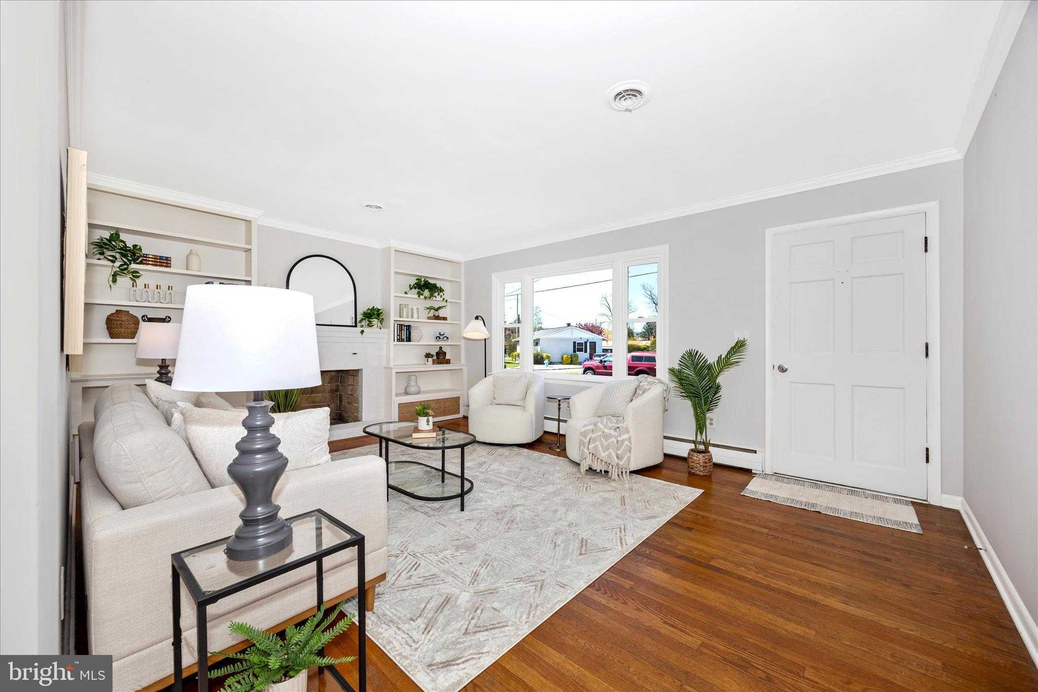 504 Valley St photo 4