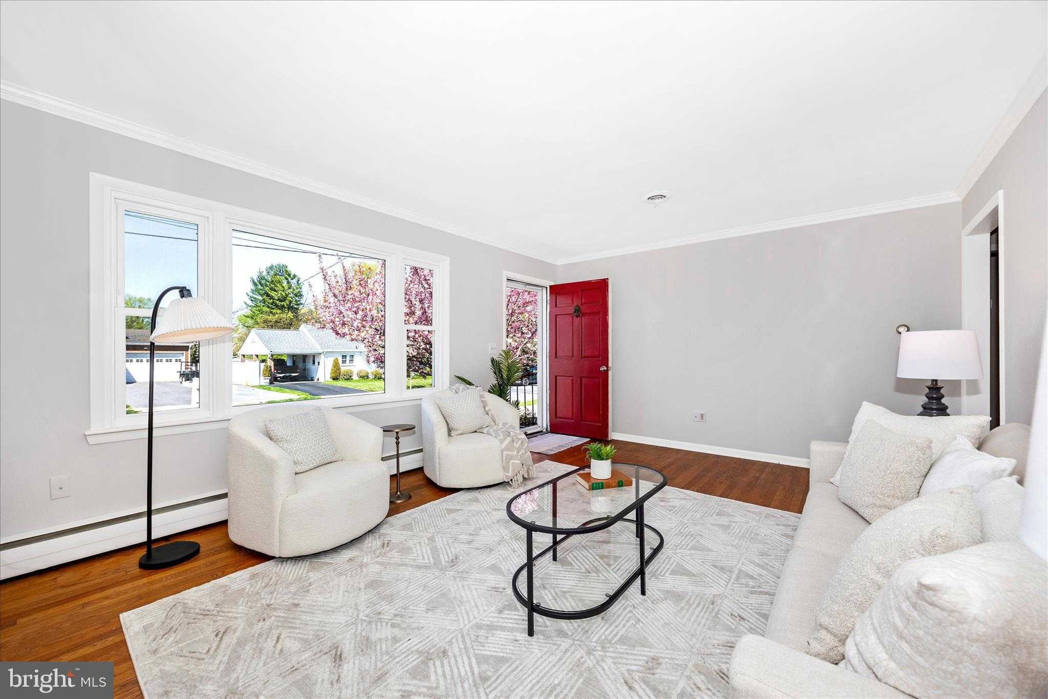 504 Valley St photo 6