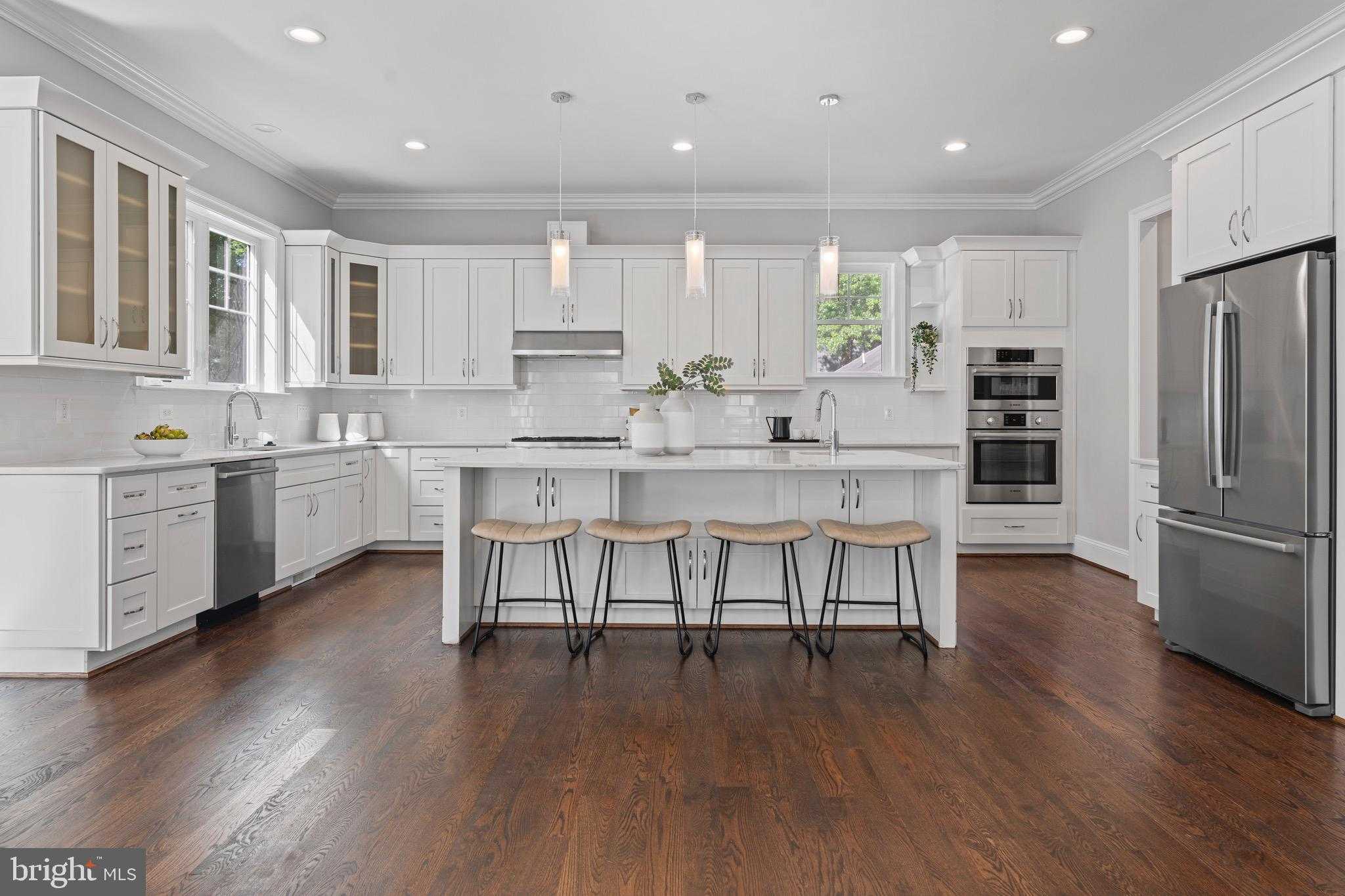 7606 Leonard Dr, Falls Church