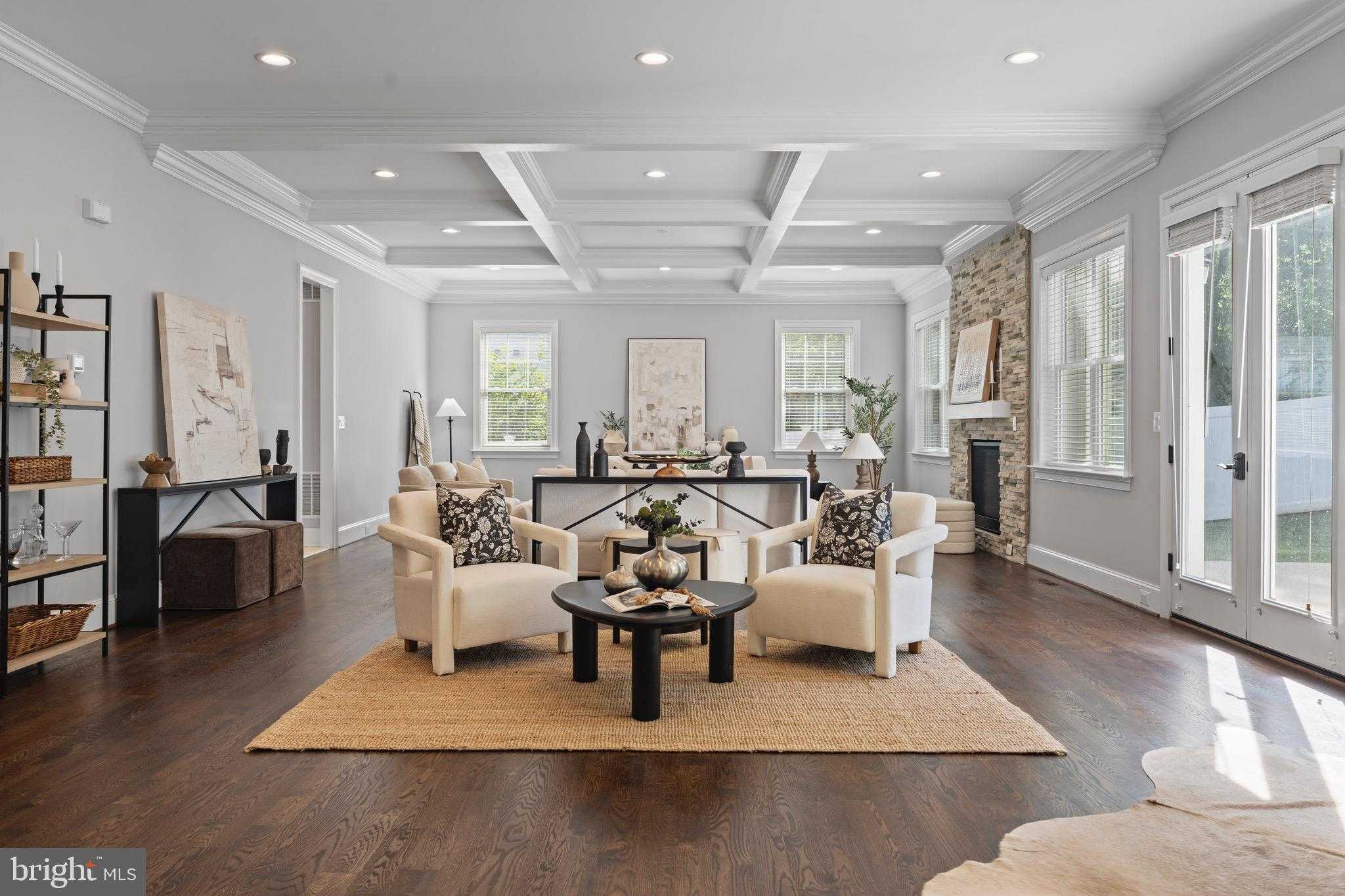 7606 Leonard Dr photo 6