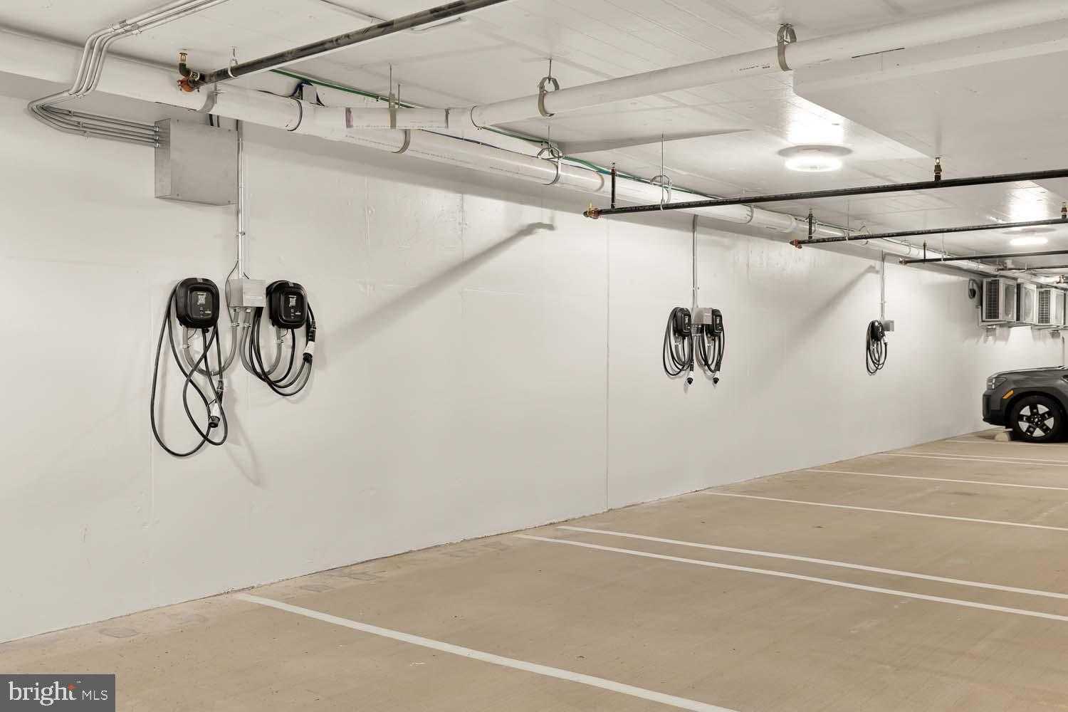 811 N Columbus St photo 16