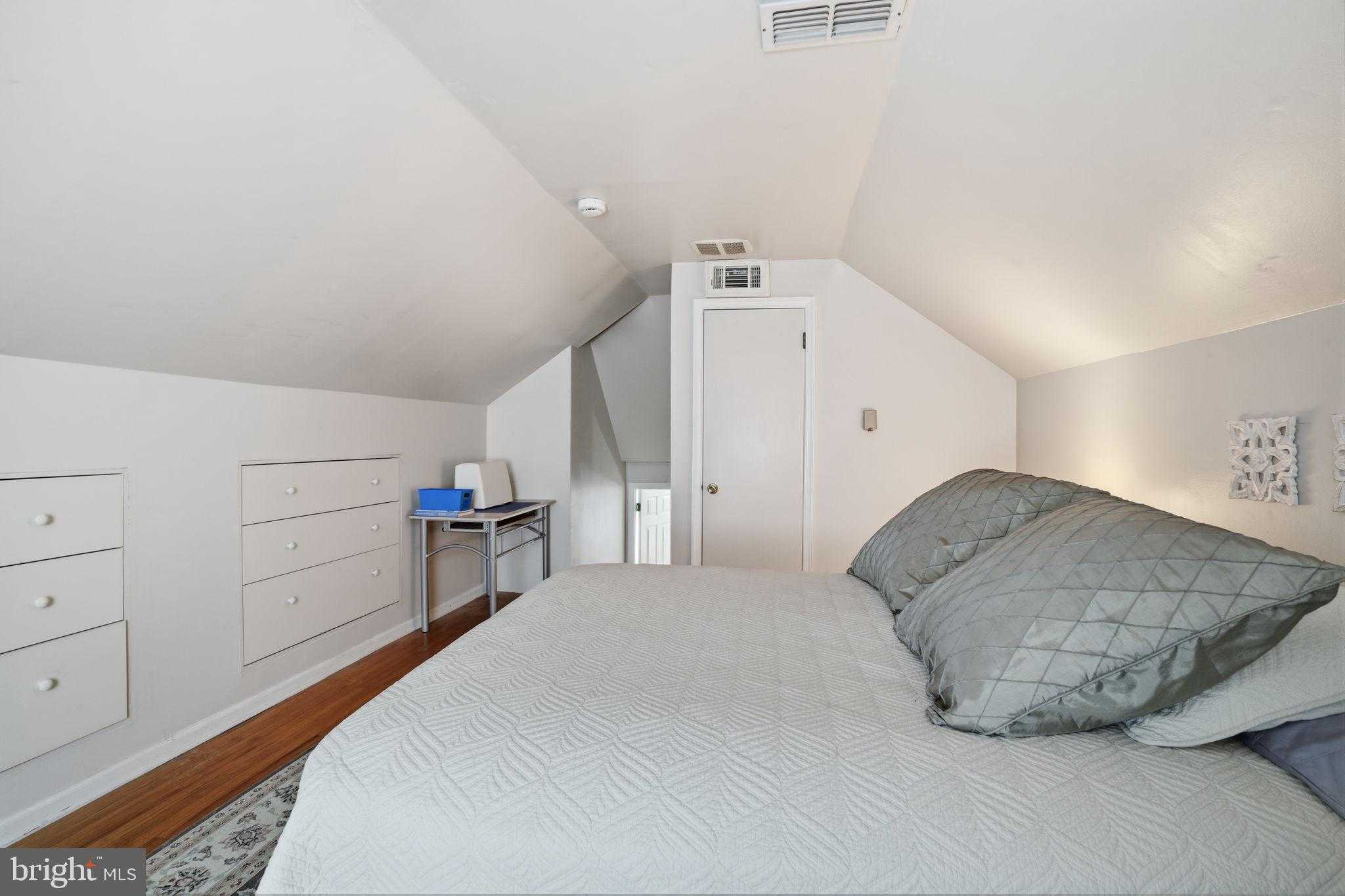 1240 Almshouse Rd photo 31