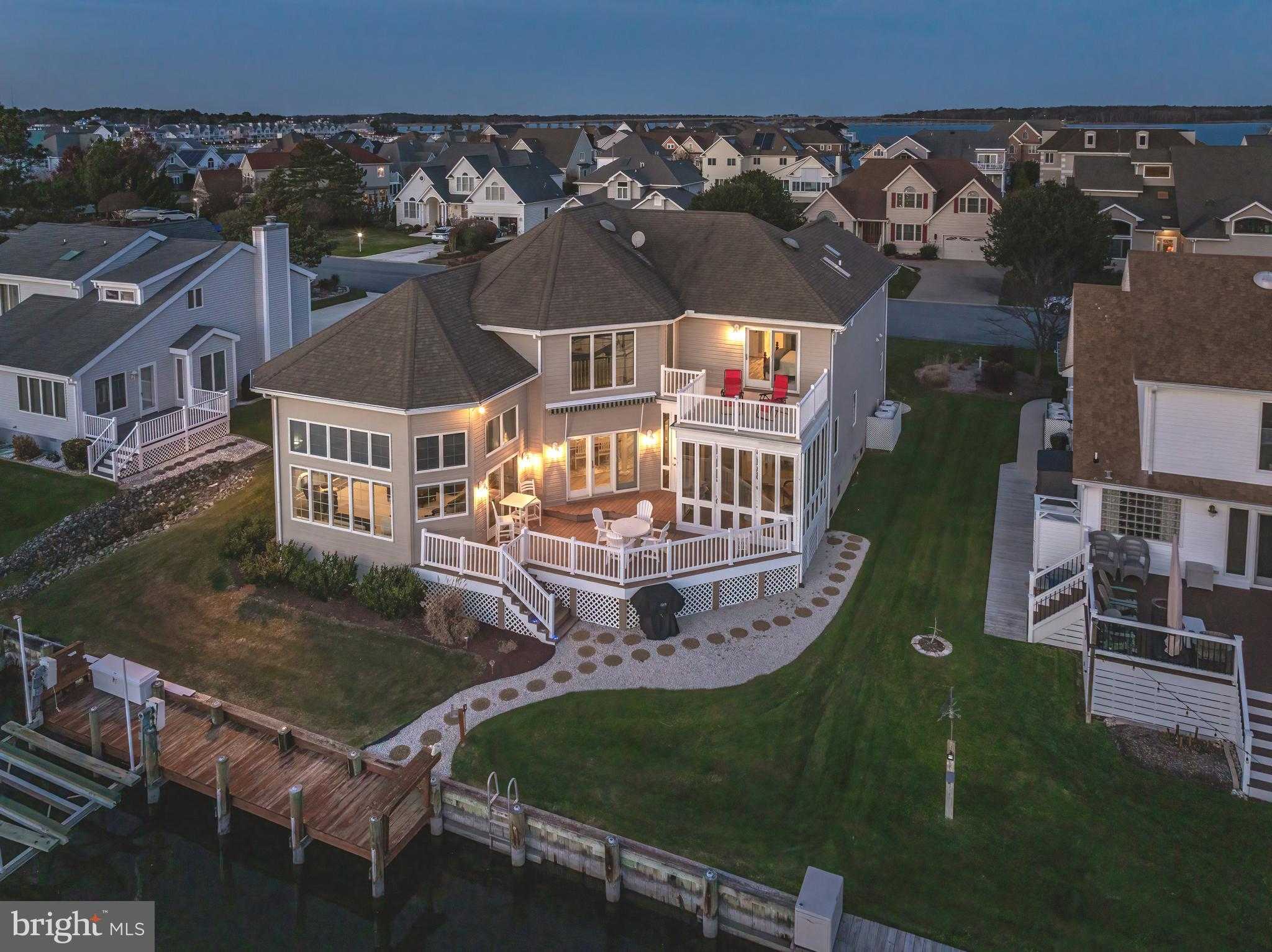 8 Leslie Mews photo 2