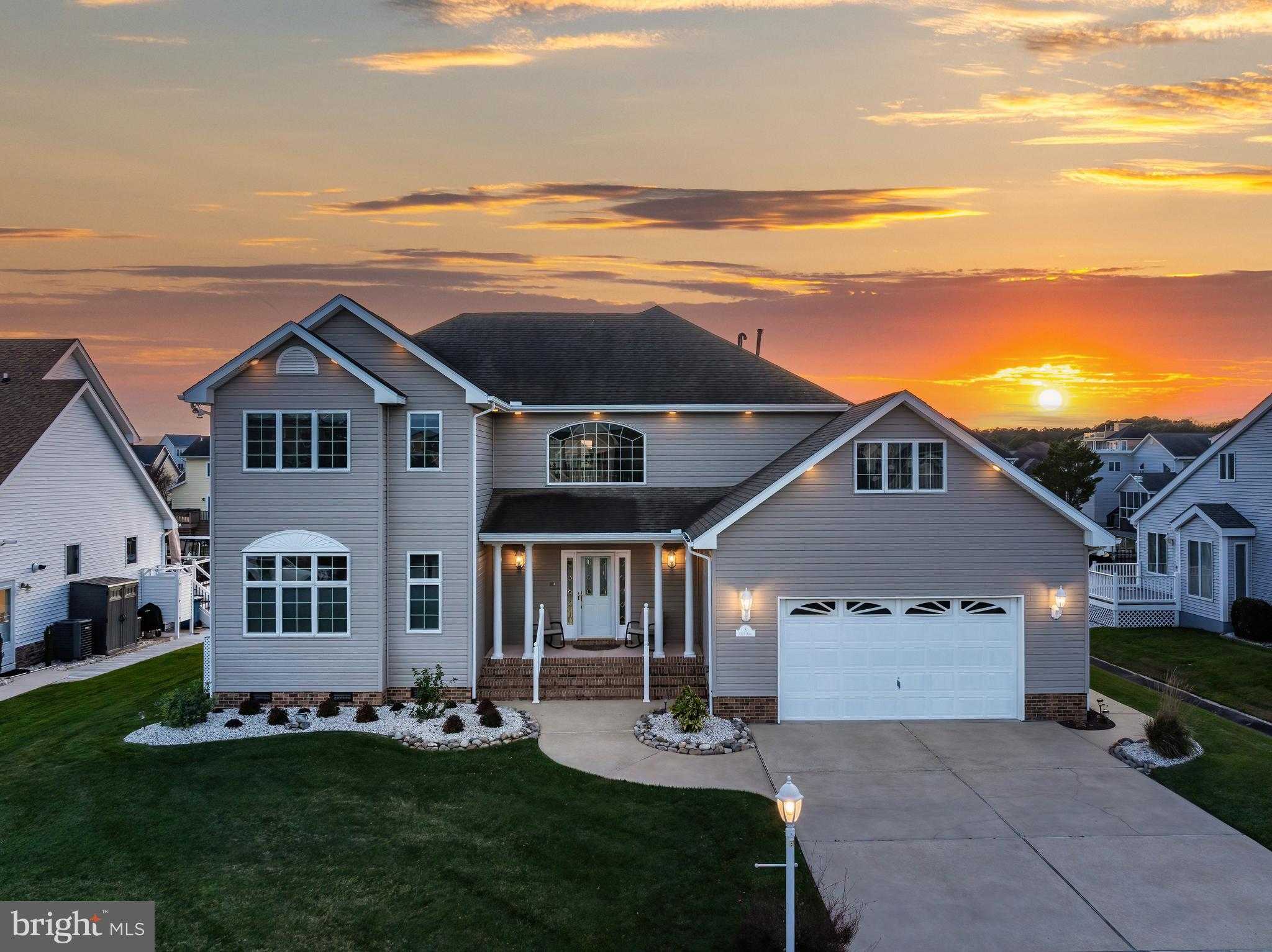 8 Leslie Mews photo 3