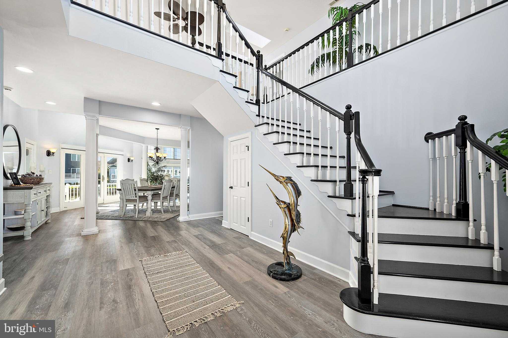 8 Leslie Mews photo 4