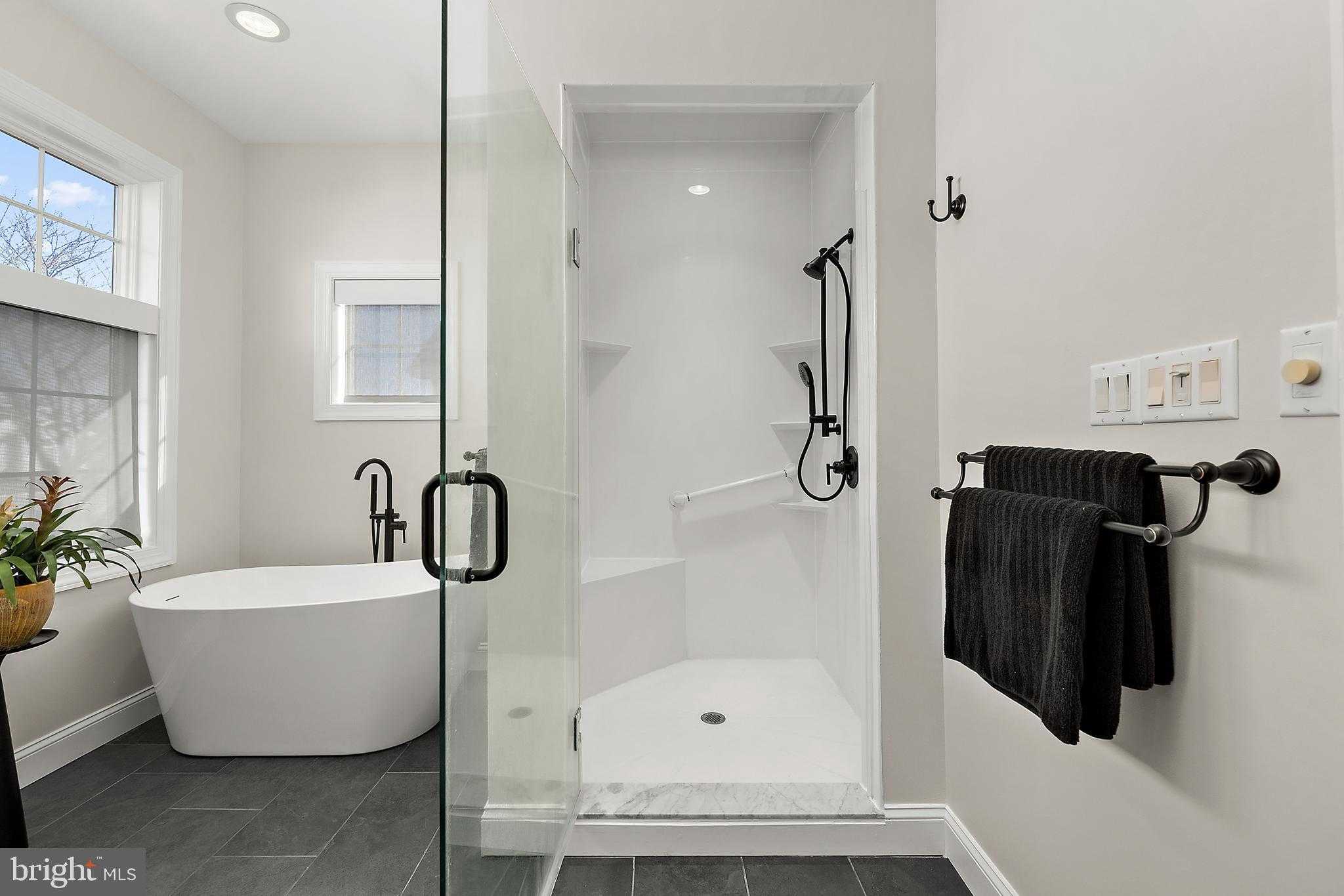 8 Leslie Mews photo 46